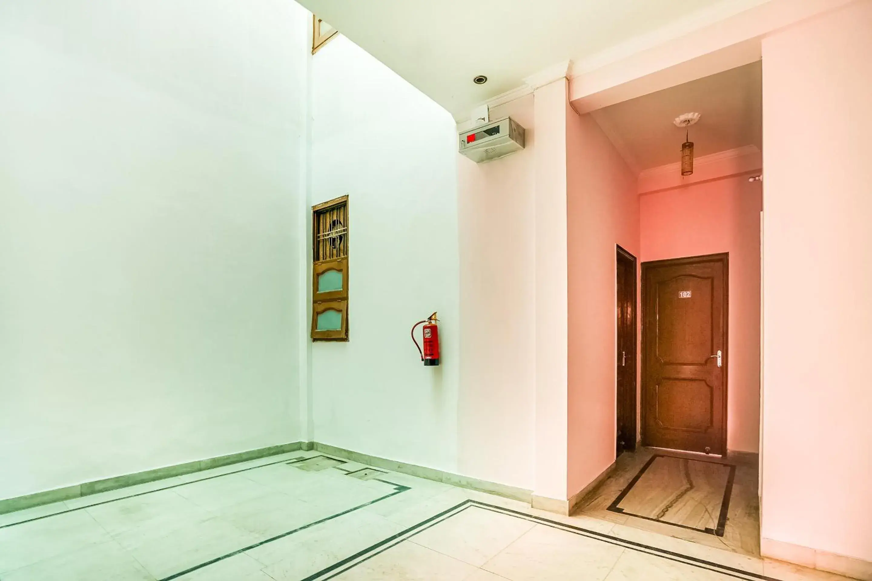 Lobby or reception in Hotel O Royal Inn Lobby or reception in Hotel O Royal Inn