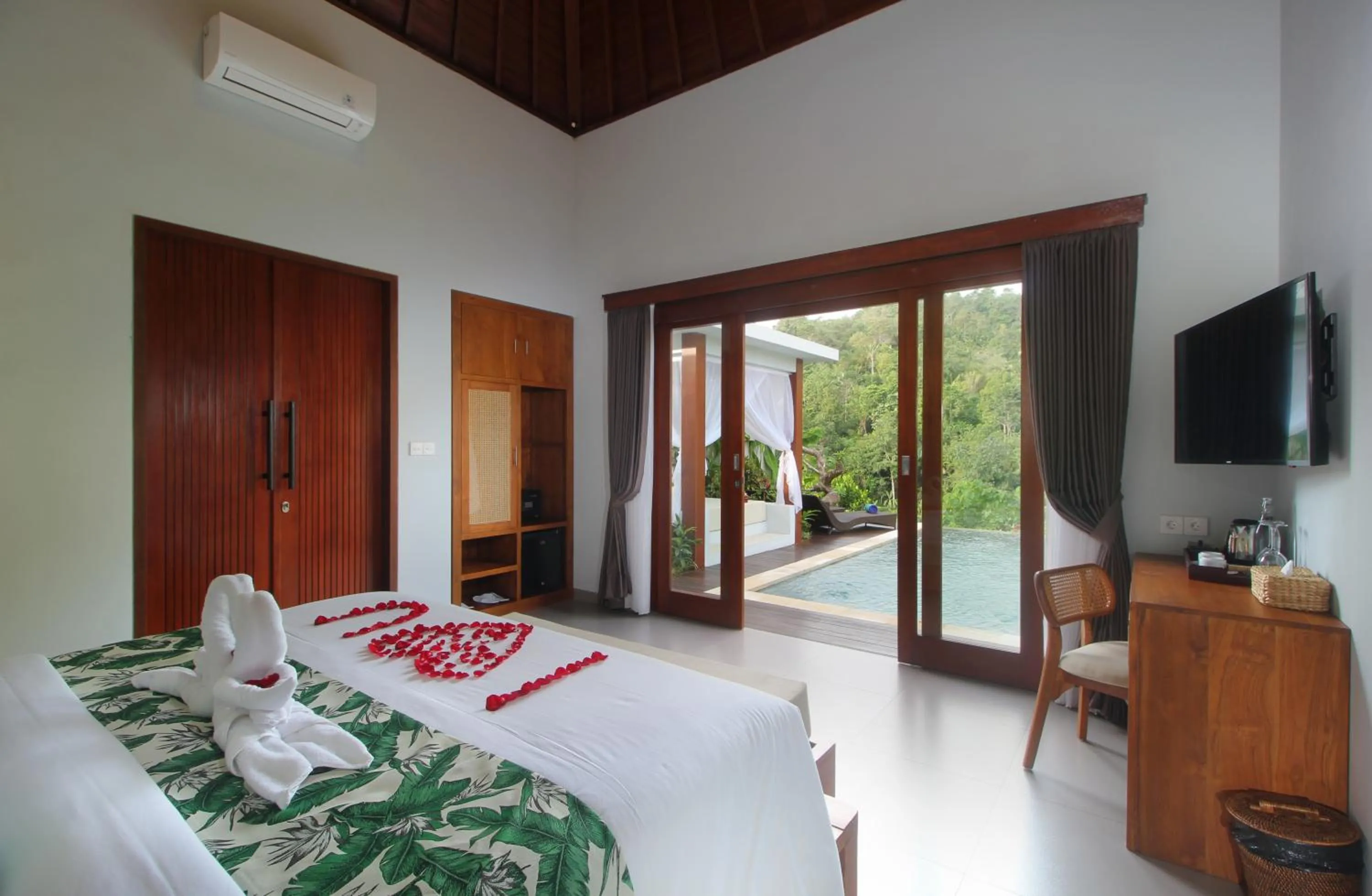 Bed in The Sidemen Villa