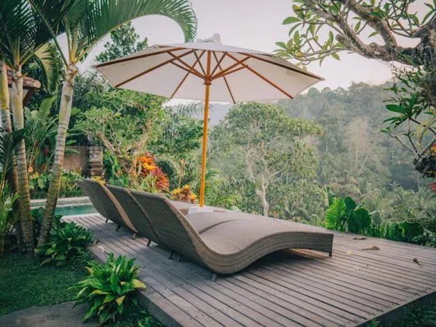 Swimming pool in The Sidemen Villa