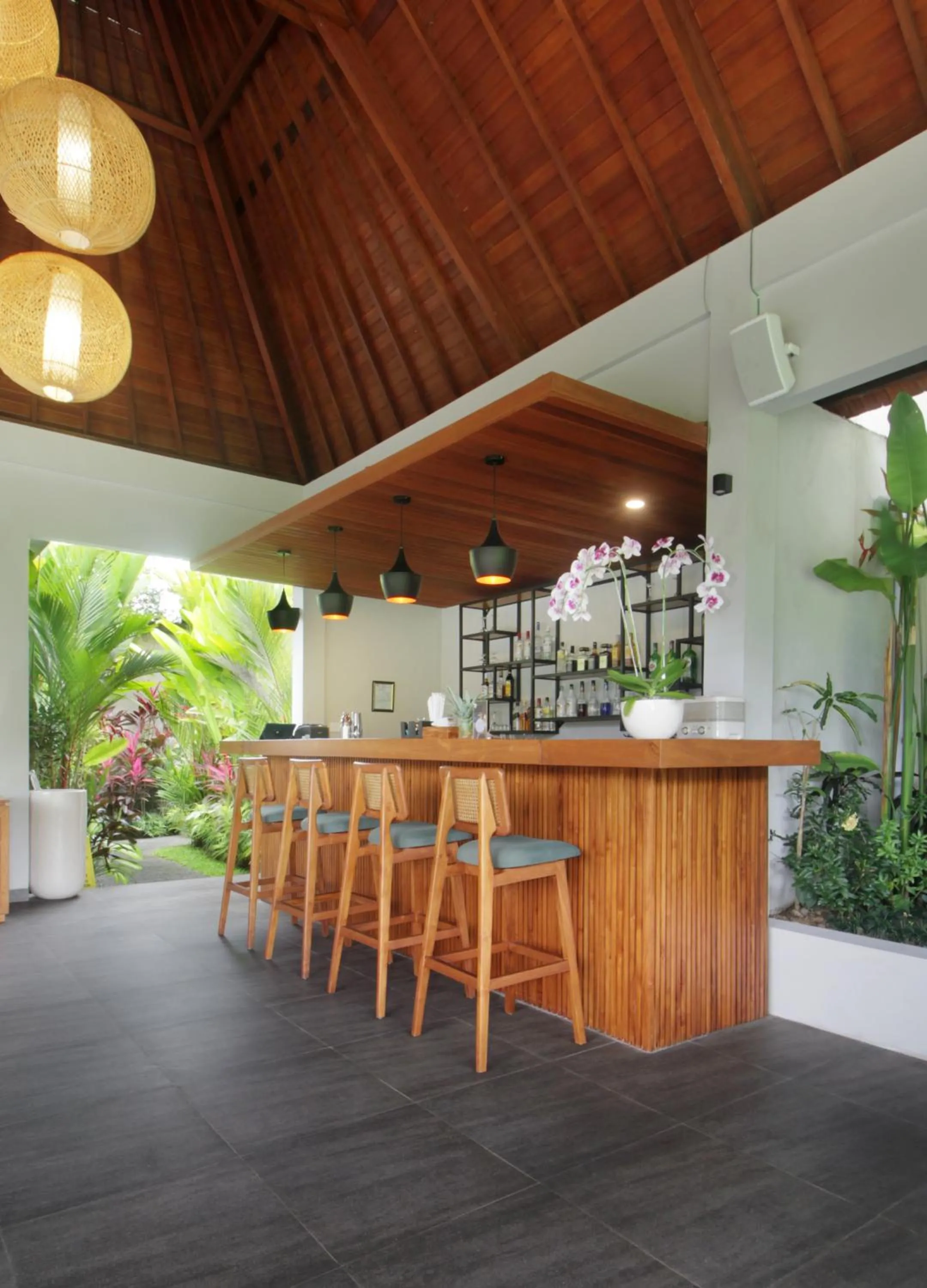 Lounge or bar in The Sidemen Villa