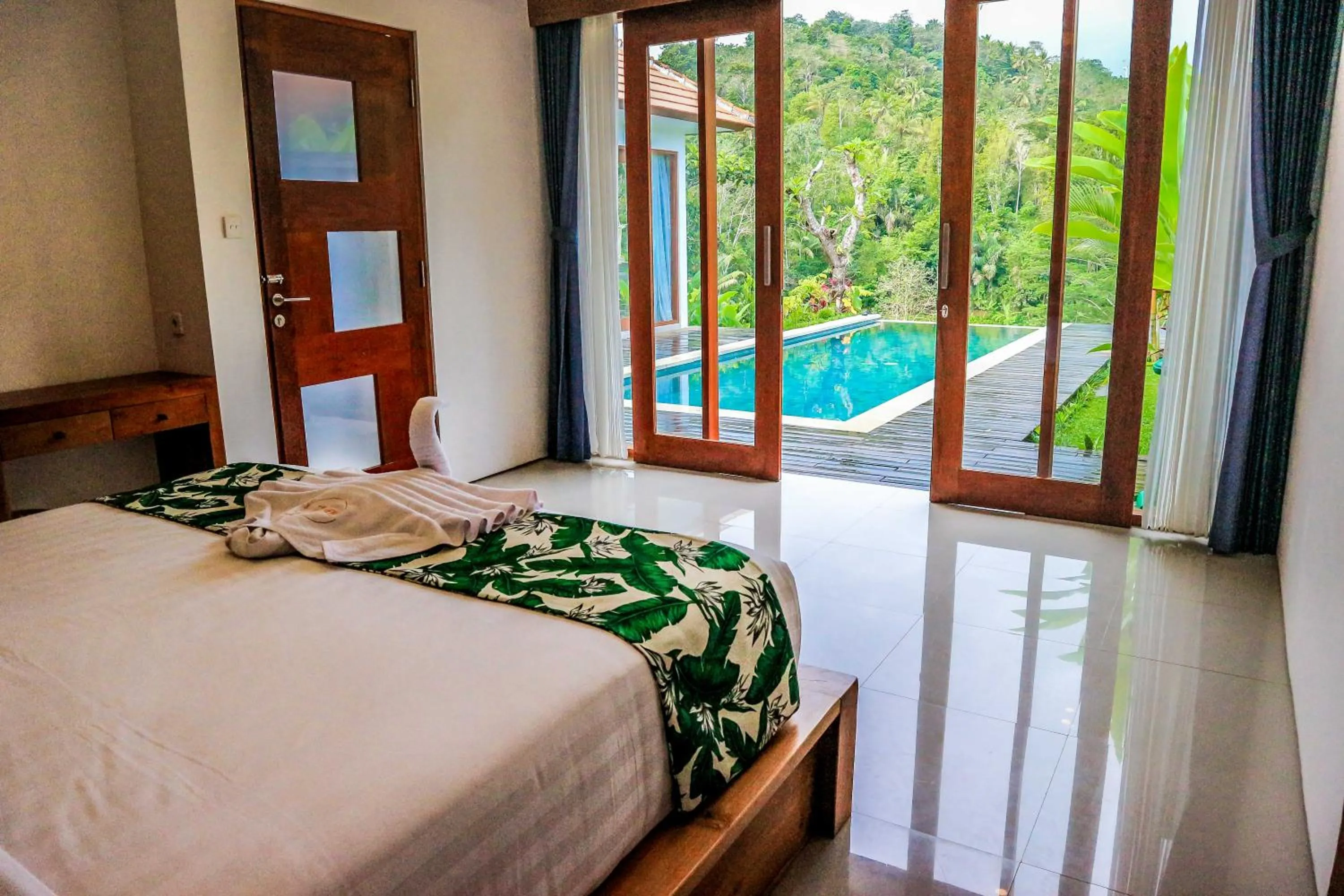 Bedroom, Bed in The Sidemen Villa