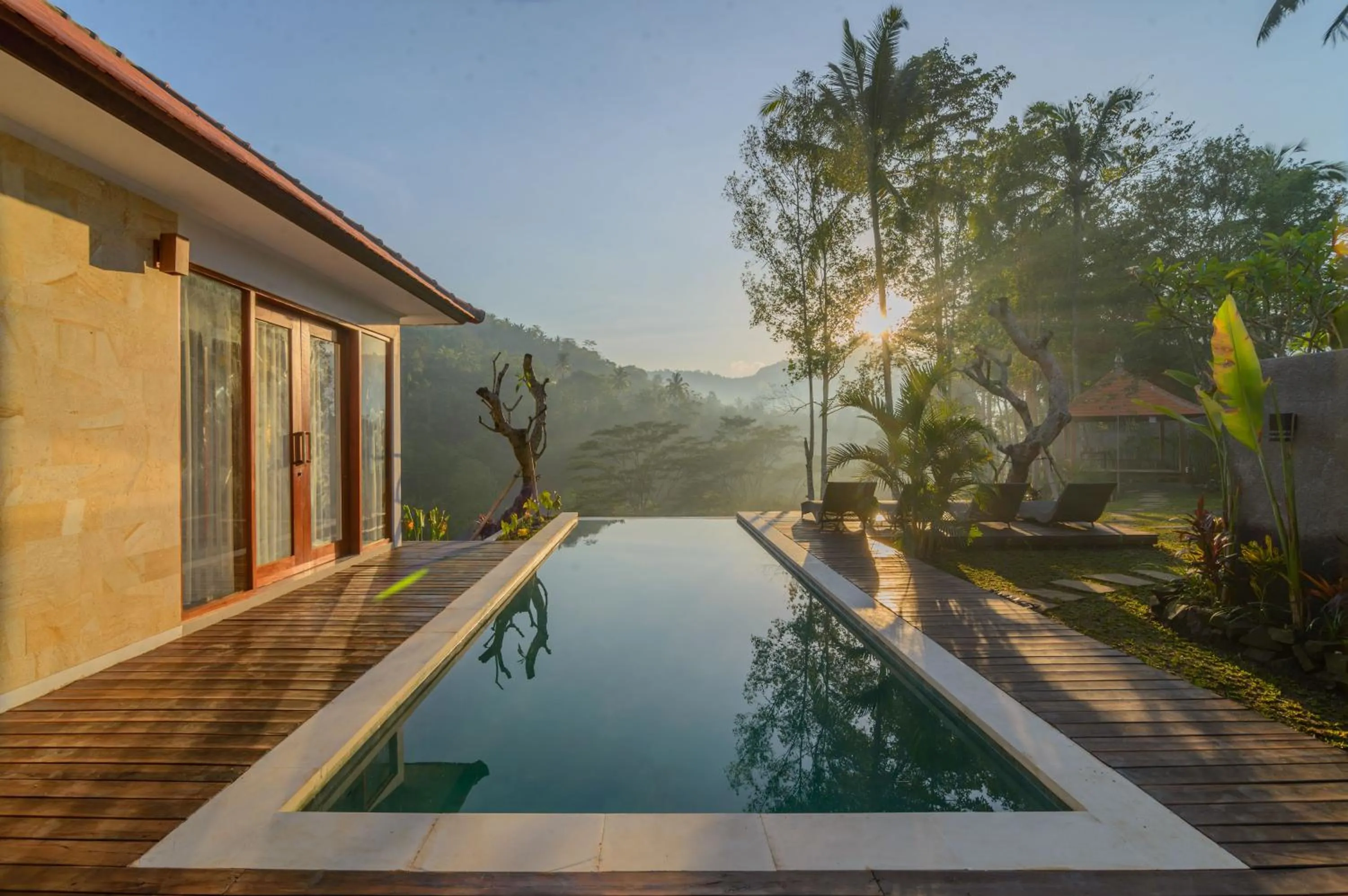 Swimming pool in The Sidemen Villa