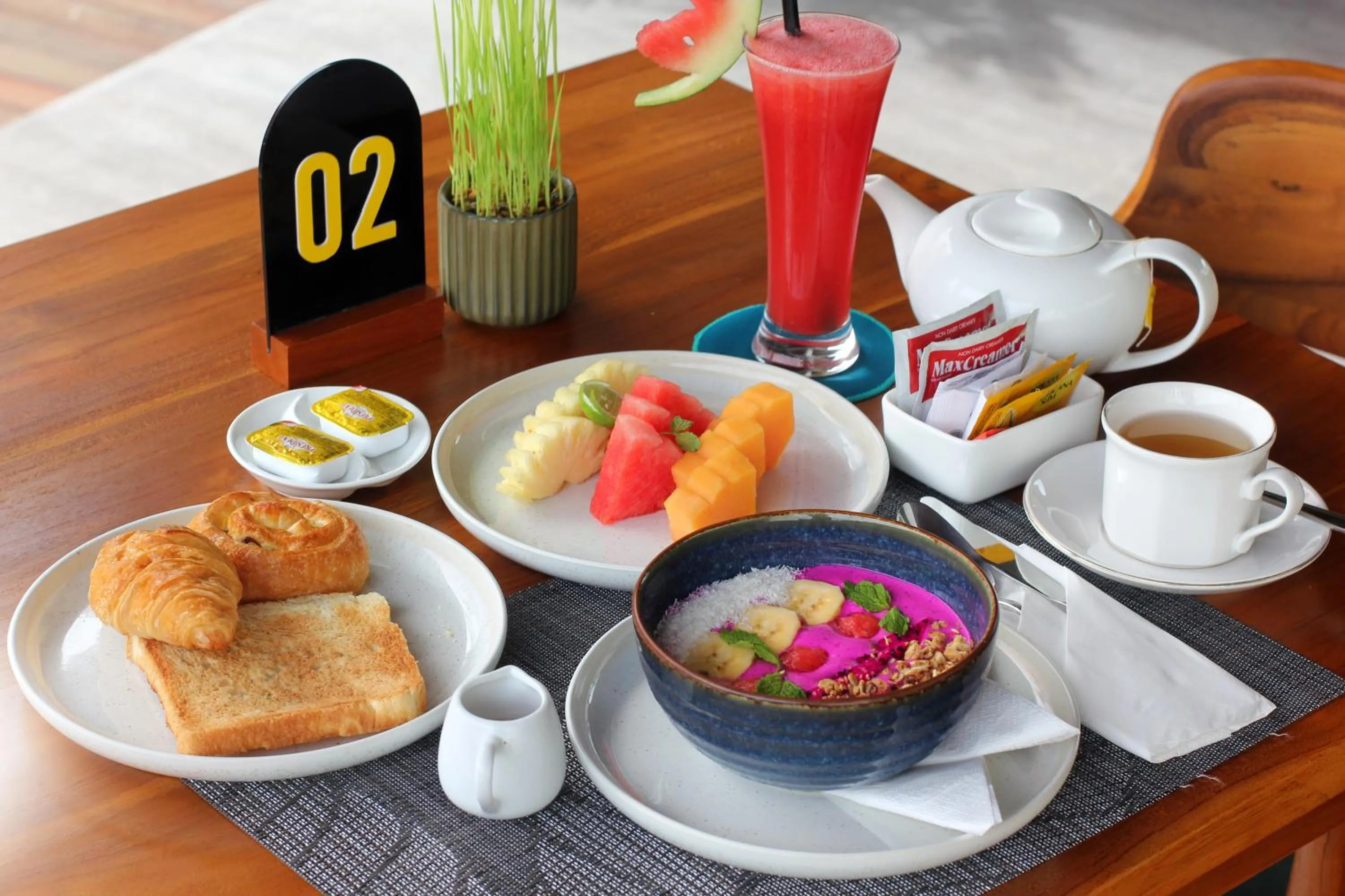 Breakfast in The Sidemen Villa