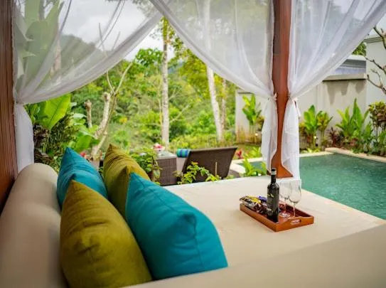 Swimming pool in The Sidemen Villa