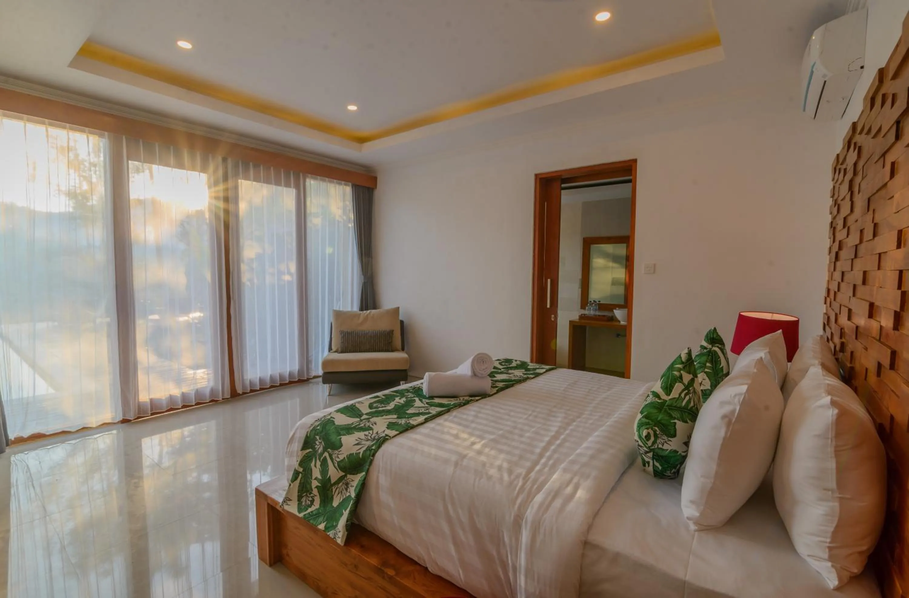 Photo of the whole room, Bed in The Sidemen Villa
