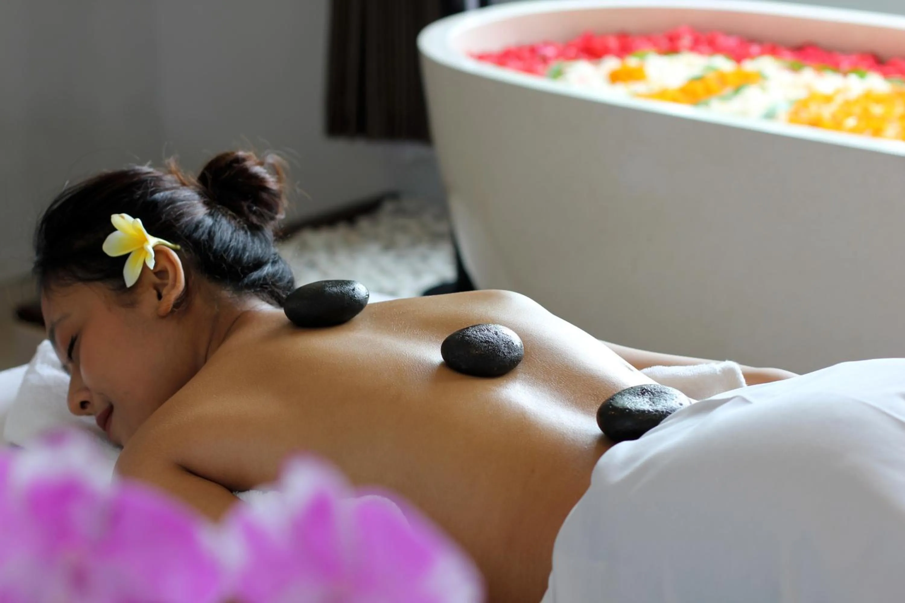 Massage in The Sidemen Villa