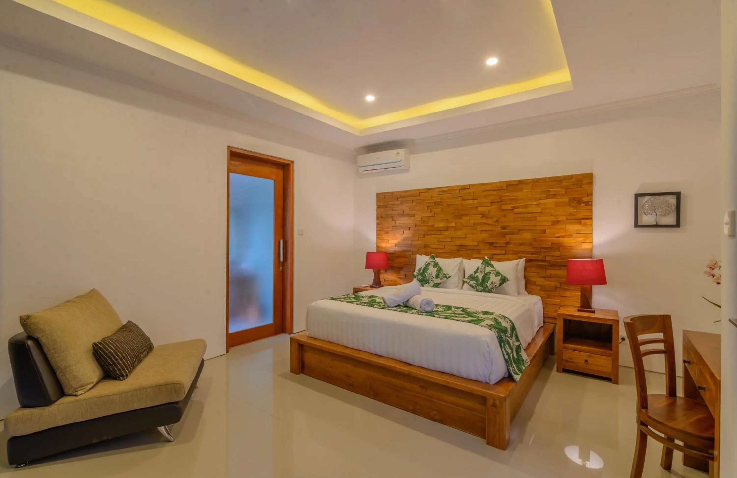 Photo of the whole room, Bed in The Sidemen Villa