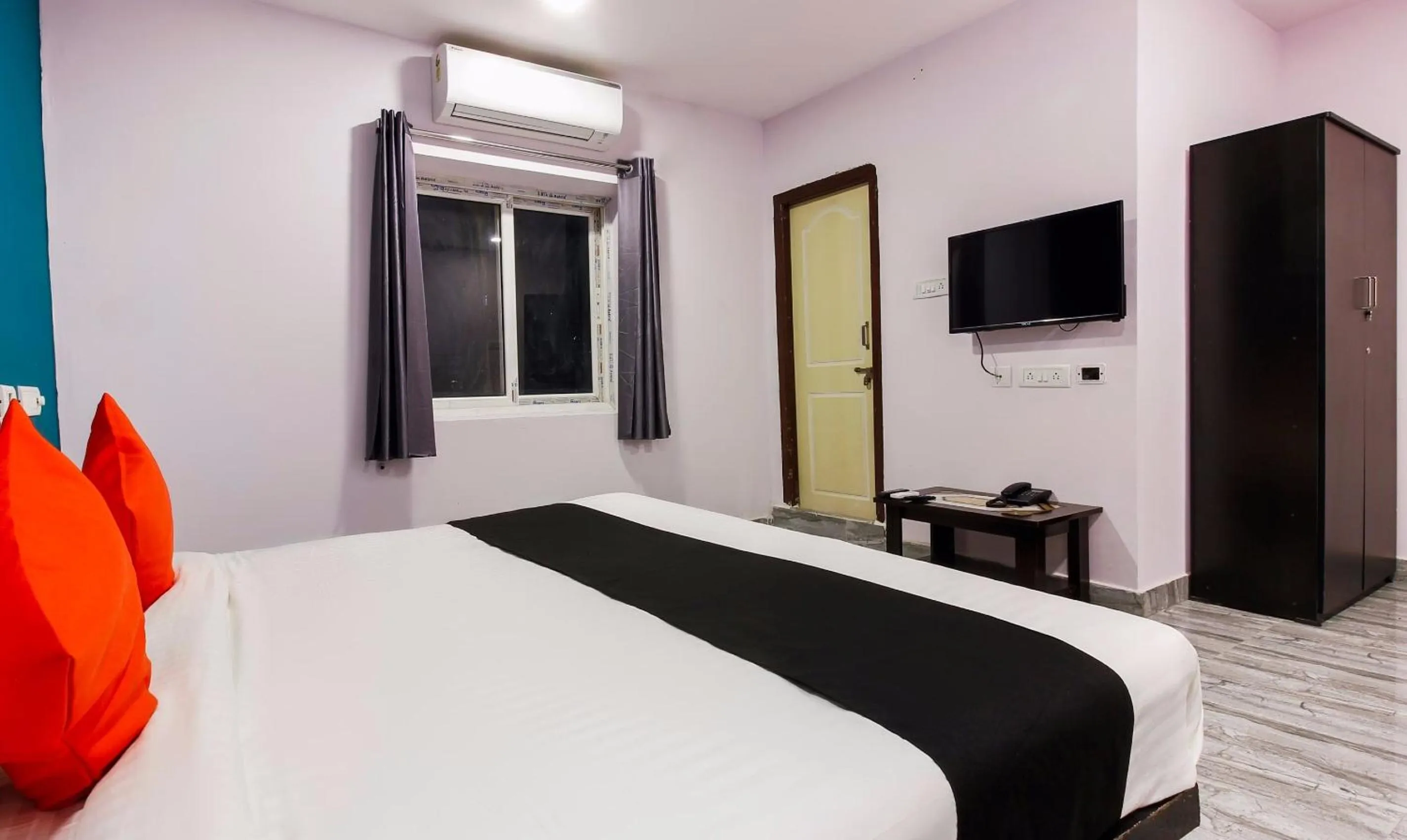 Bedroom, Bed in Super Capital O Che Sigma Hotel