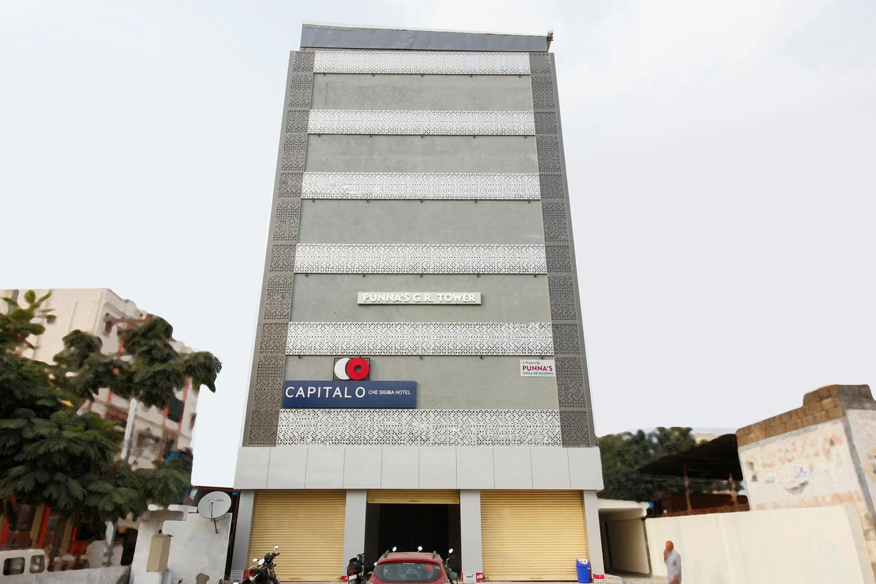 Facade/entrance in Super Capital O Che Sigma Hotel