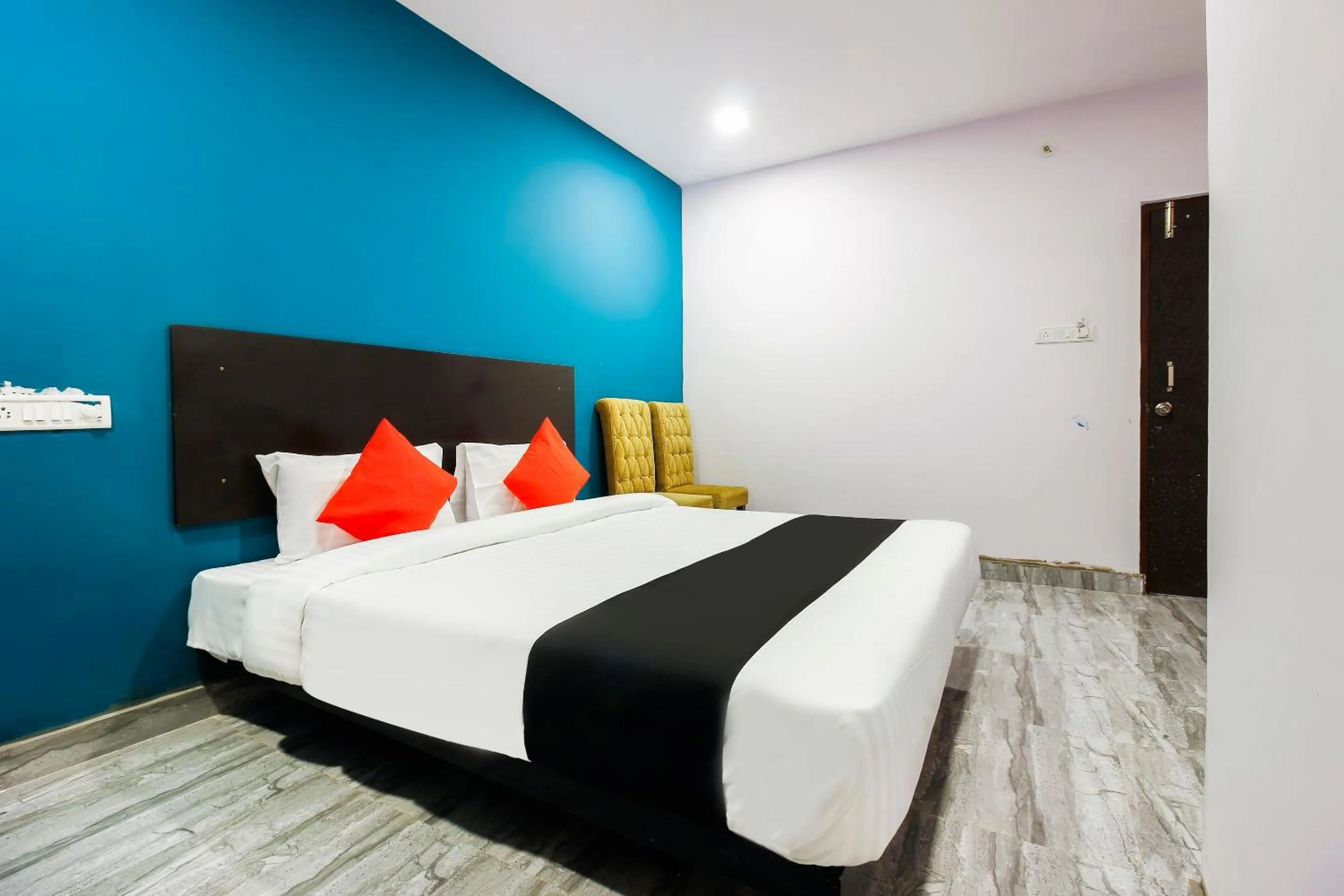 Bedroom, Bed in Super Capital O Che Sigma Hotel