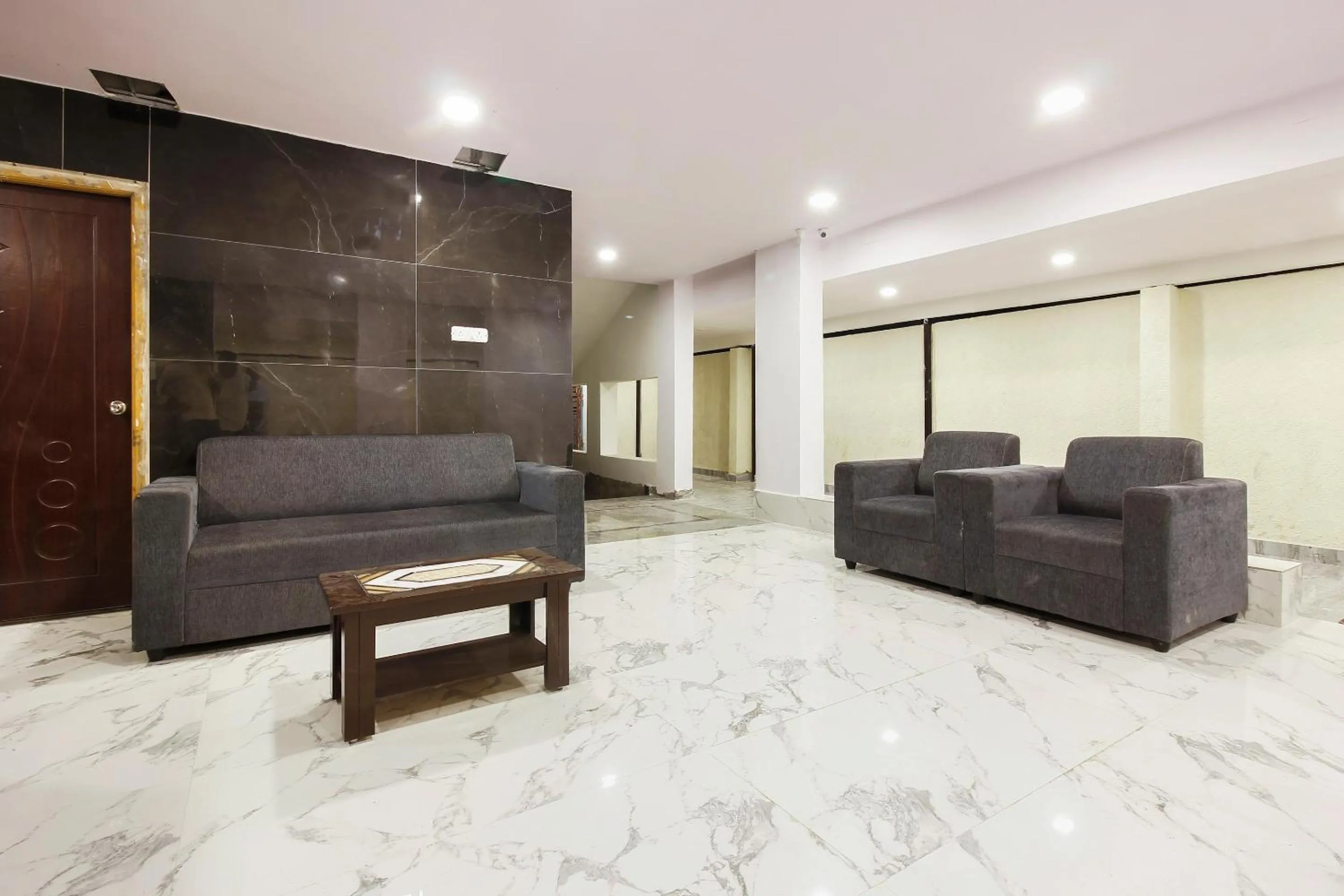 Lobby or reception in Super Capital O Che Sigma Hotel