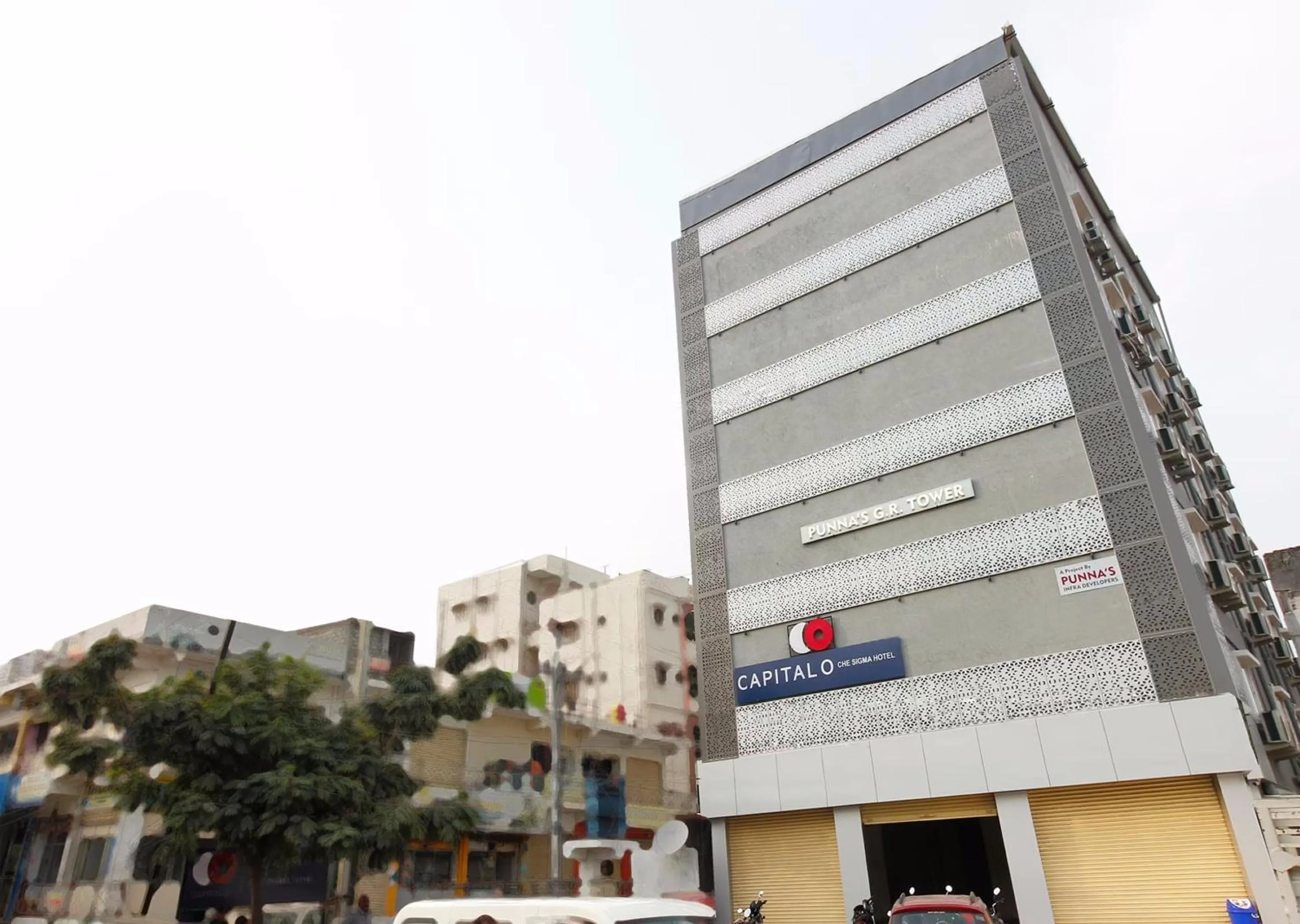 Facade/entrance in Super Capital O Che Sigma Hotel