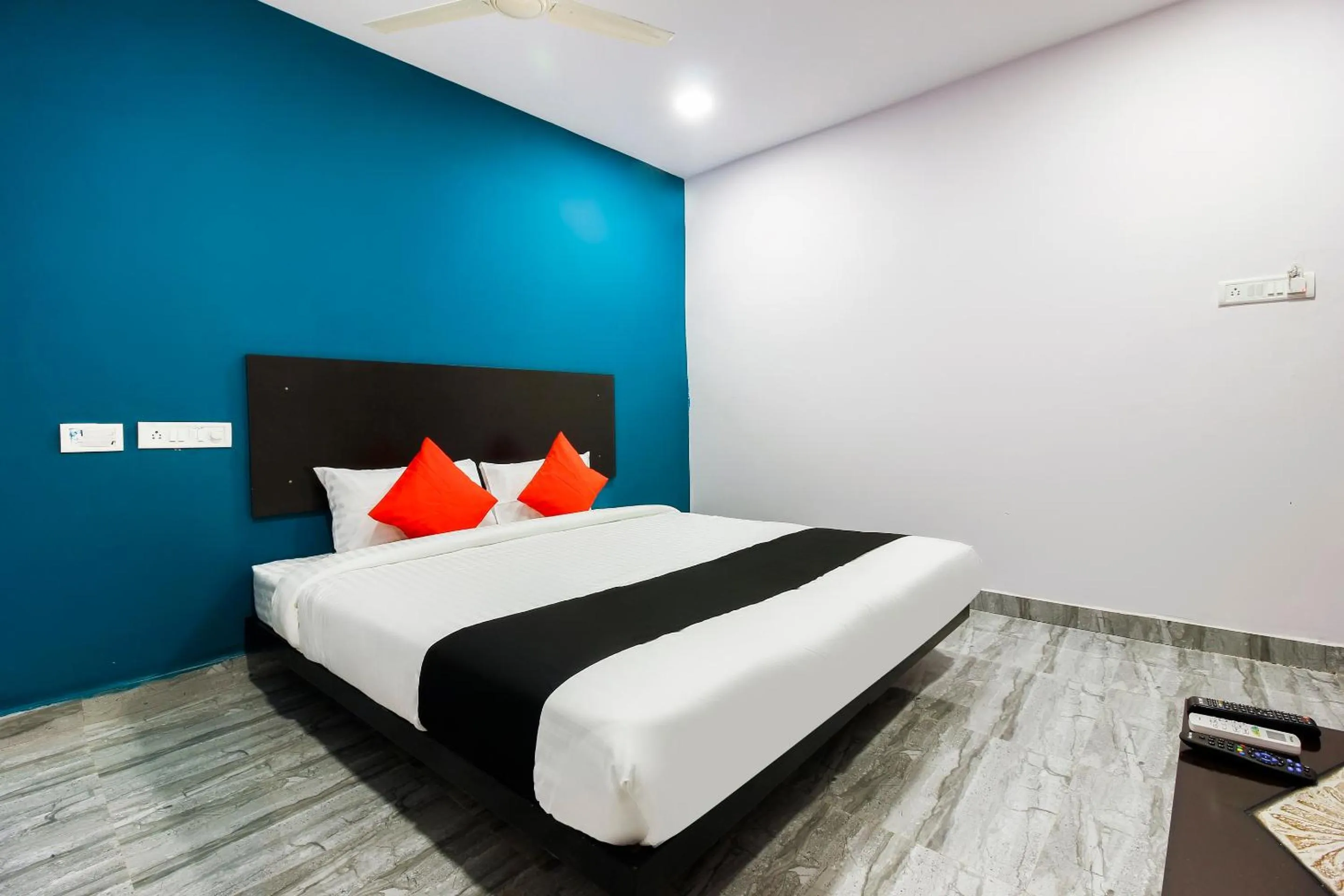 Bedroom, Bed in Super Capital O Che Sigma Hotel