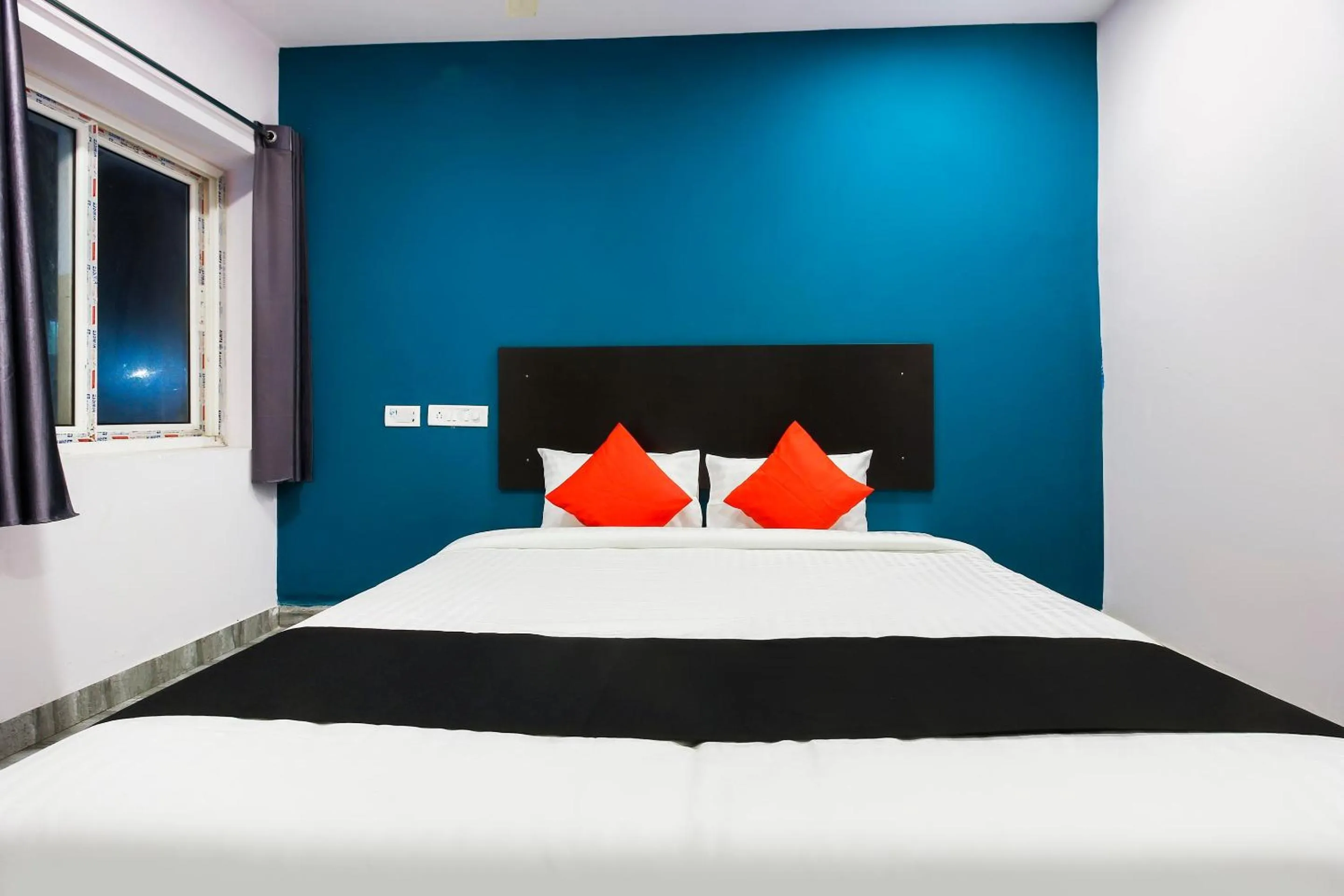 Bedroom, Bed in Super Capital O Che Sigma Hotel