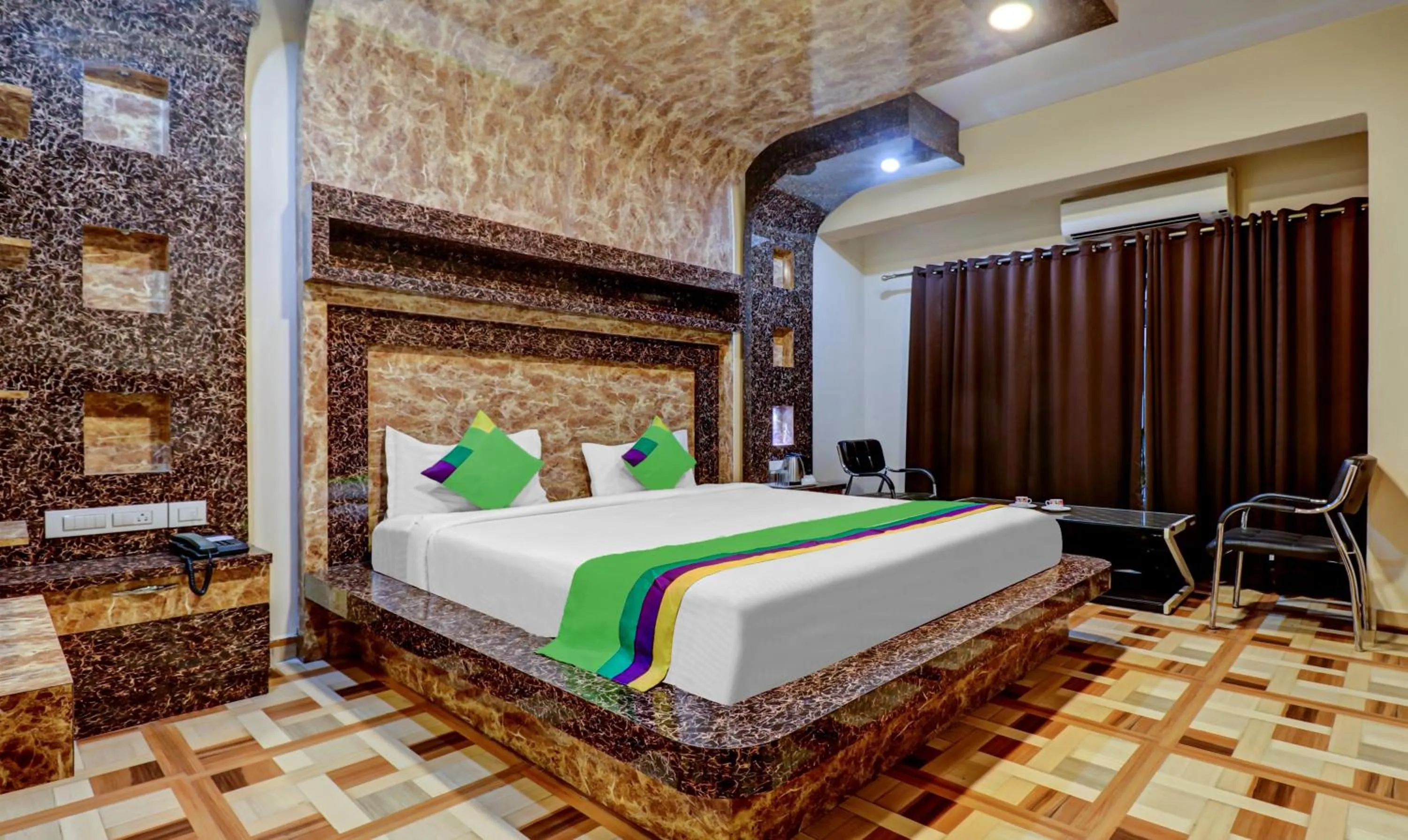 Photo of the whole room, Bed in Octave Nest Inn