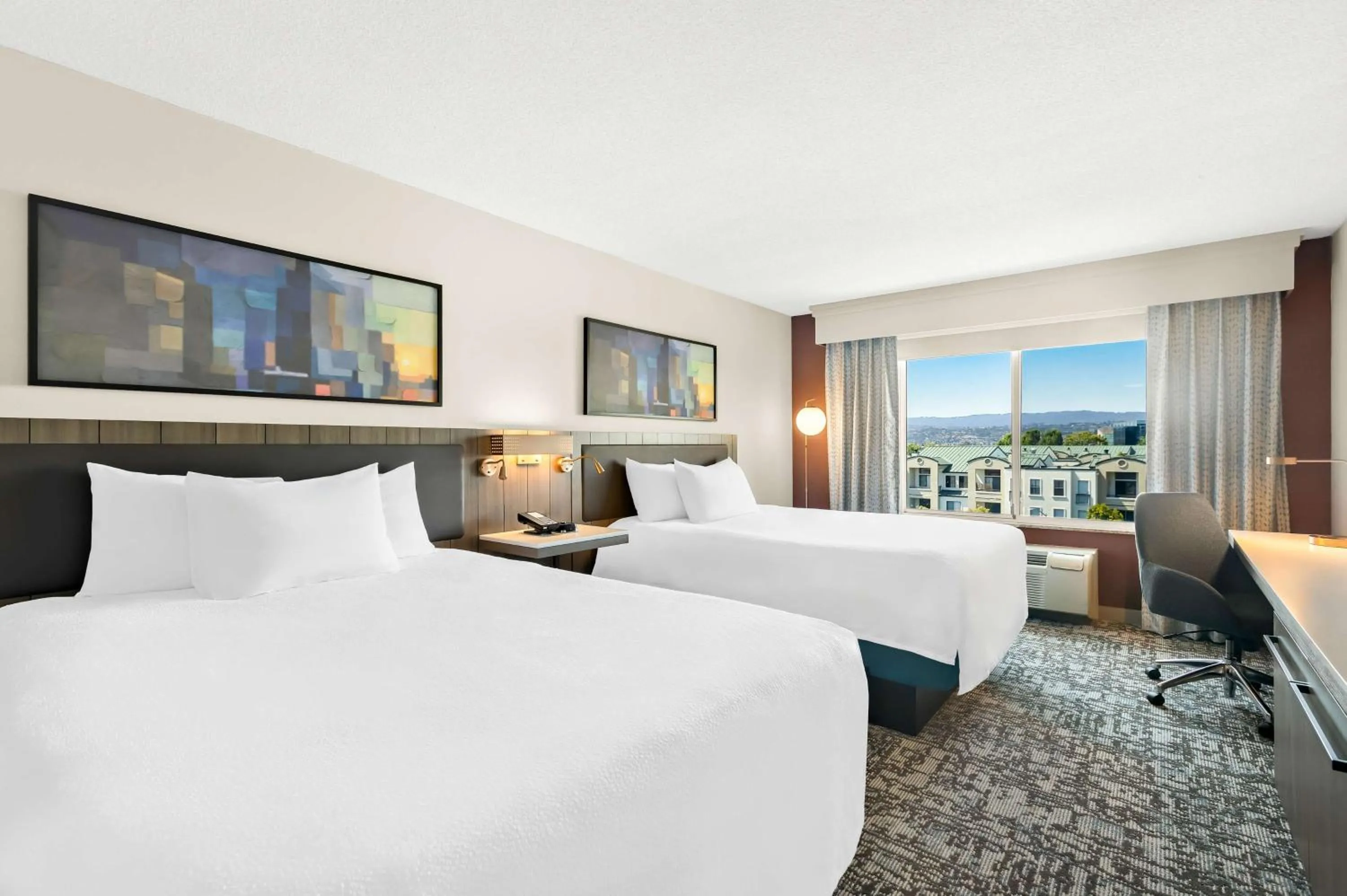 Bed in Hilton Garden Inn San Mateo