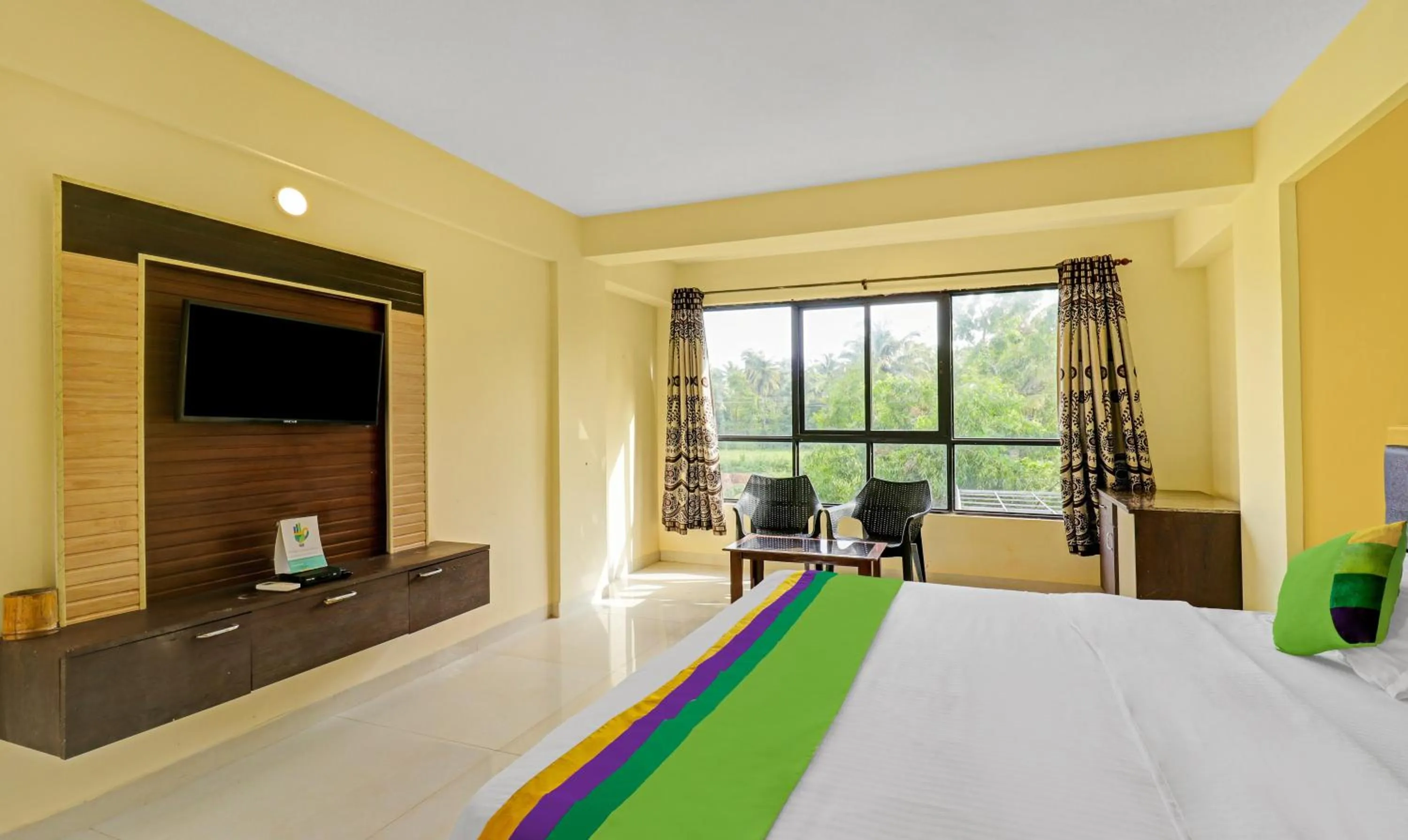 Bedroom in Itsy Hotels Morjim Pride