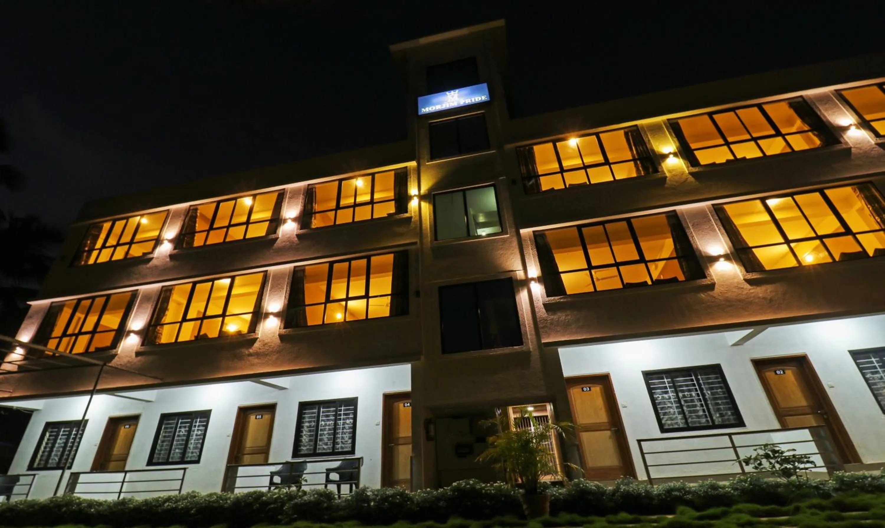 Property building in Itsy Hotels Morjim Pride