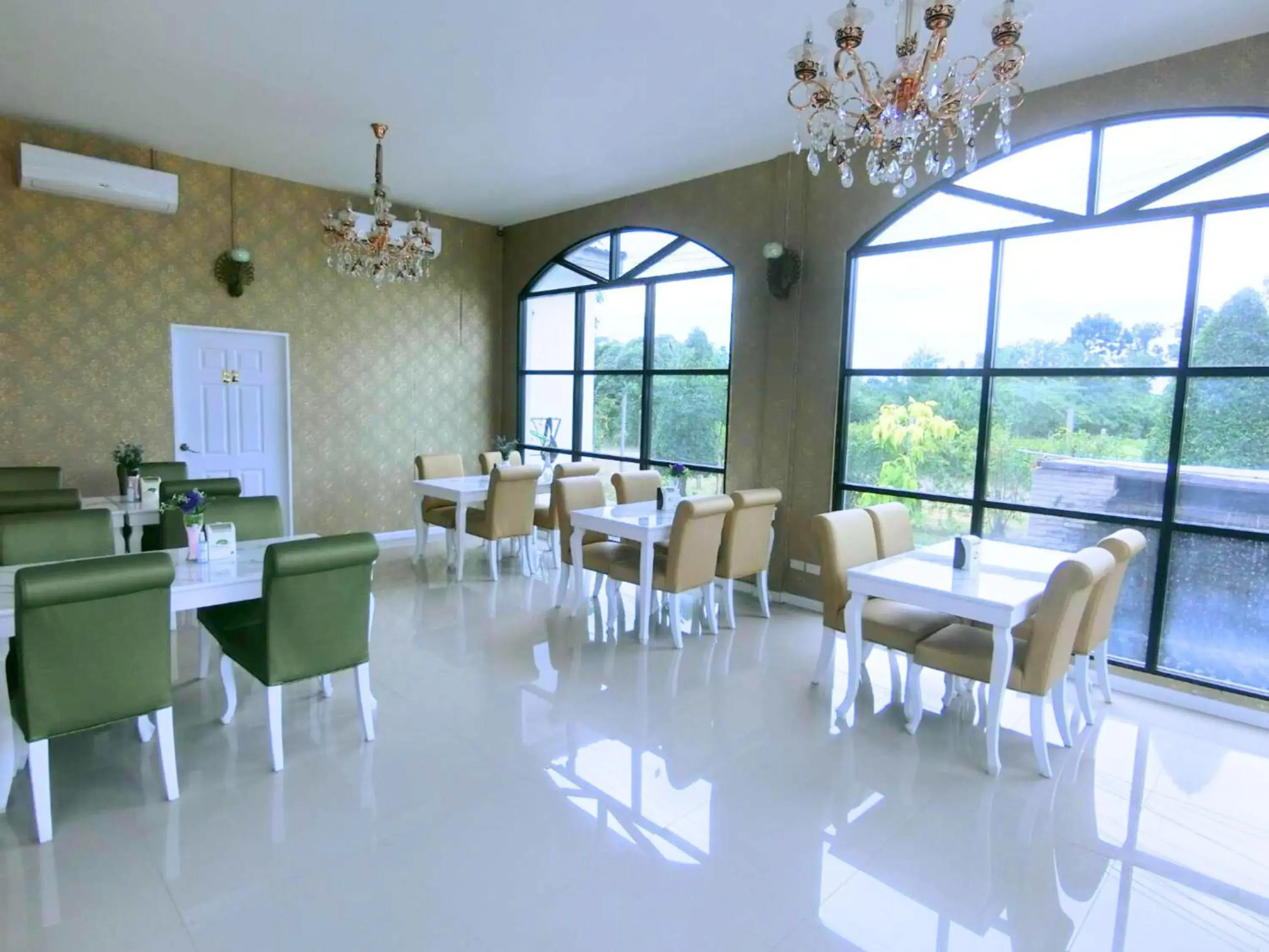 Restaurant/places to eat in AURA Park Resort Restaurant/places to eat in AURA Park Resort