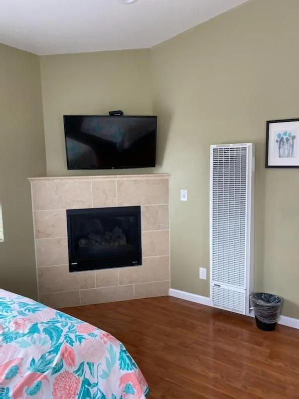 Sea Breeze Inn - Pacific Grove