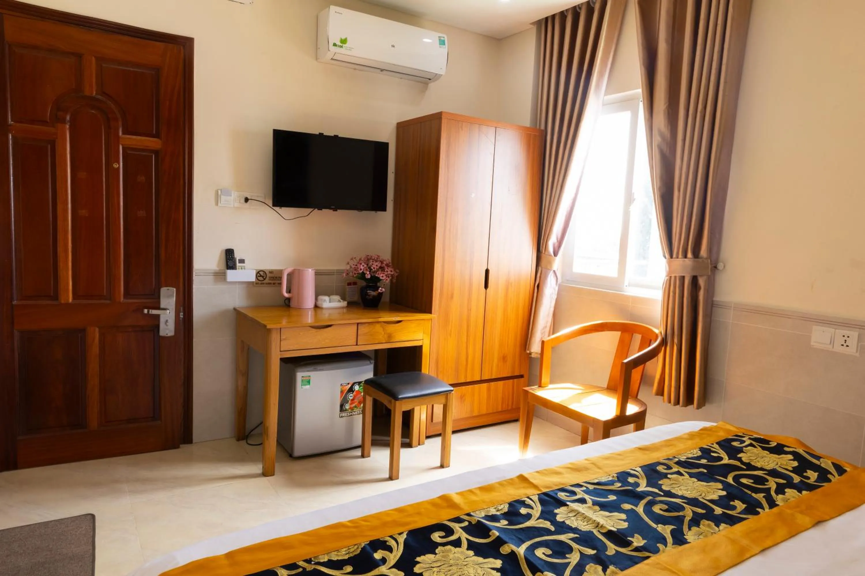 California Saigon Hotel