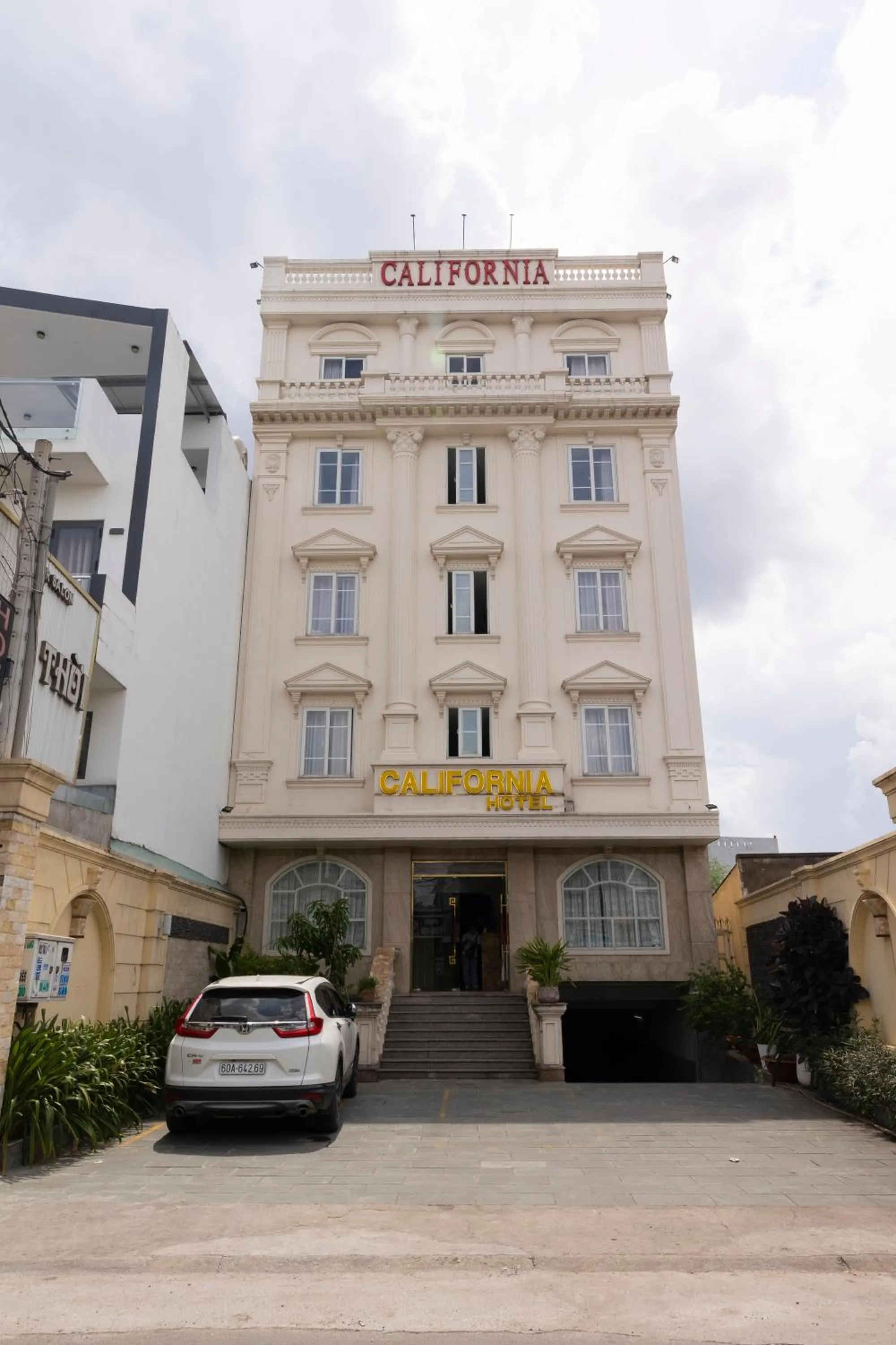 California Saigon Hotel