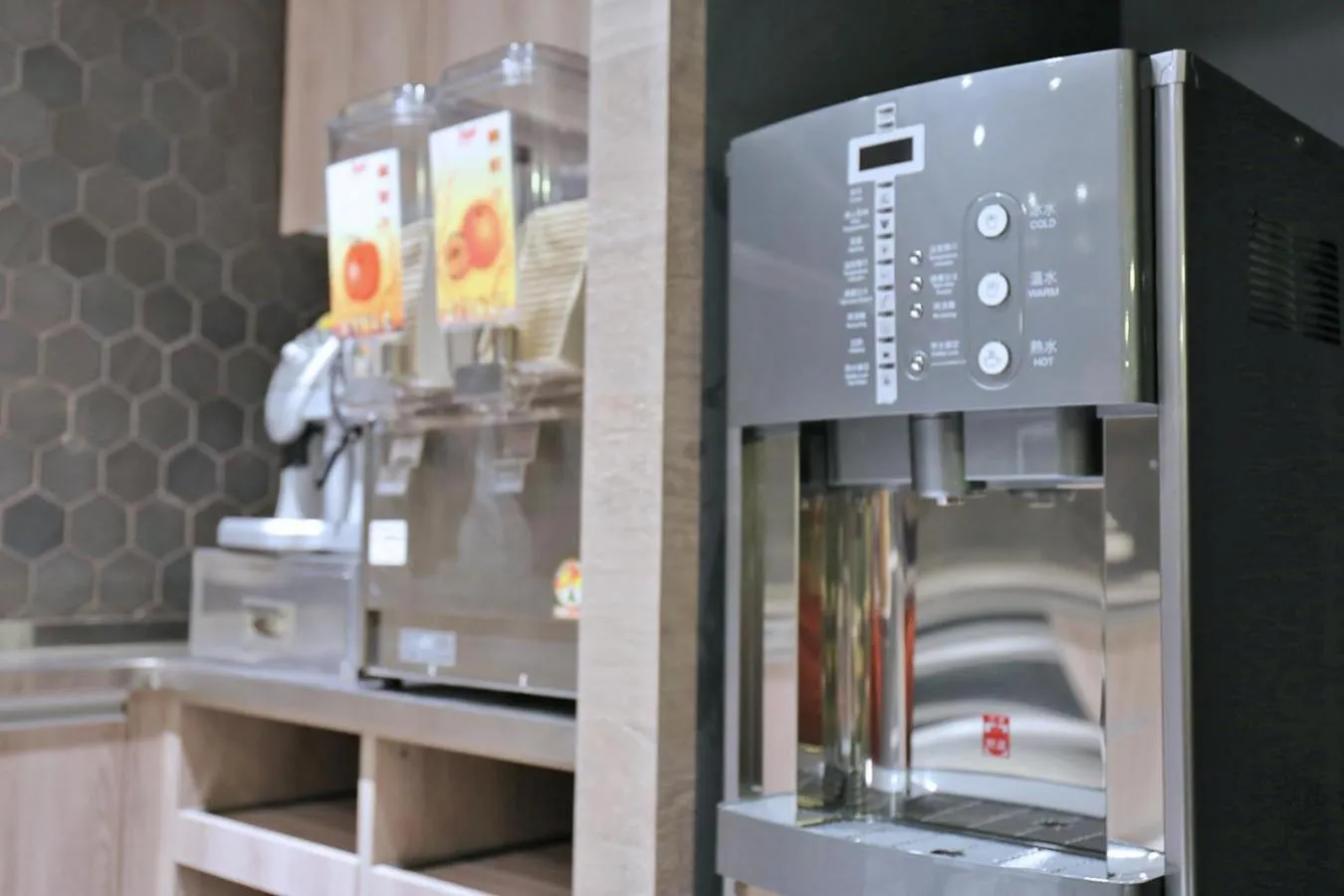 Kitchen or kitchenette in KIWI SHARE HOTEL ZHONGLI