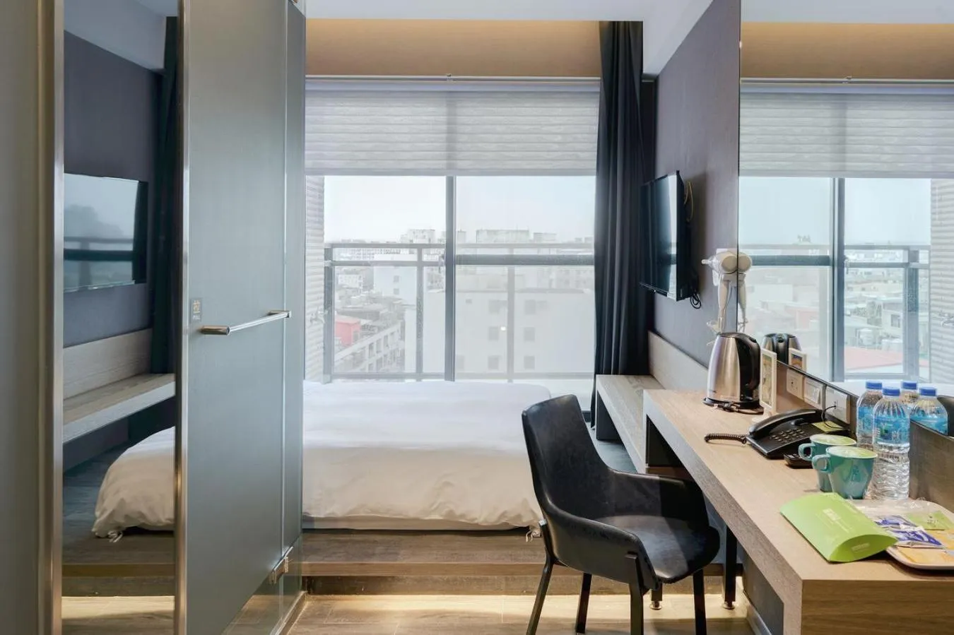 Bed in KIWI SHARE HOTEL ZHONGLI