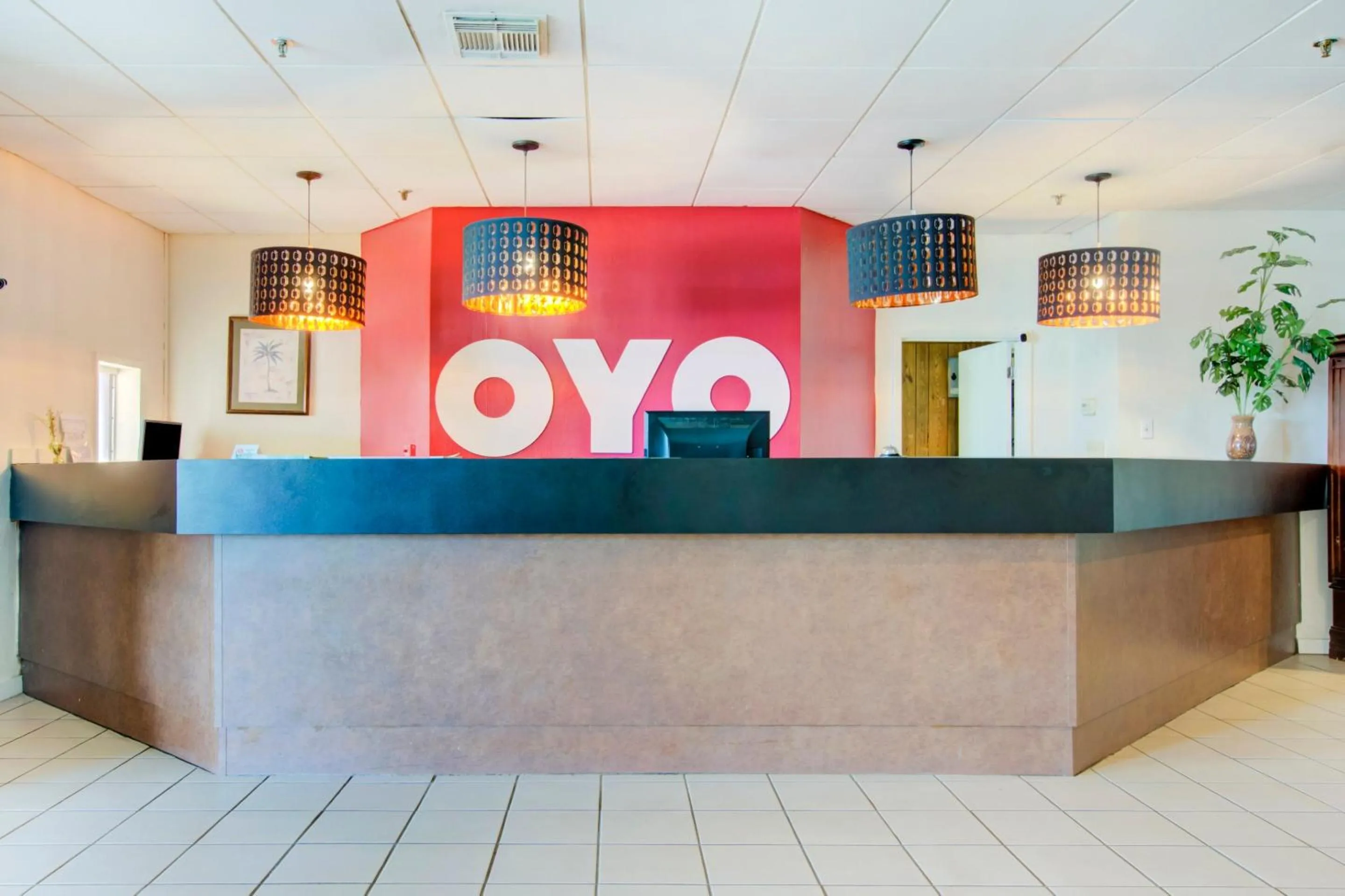Lobby or reception in OYO Hotel Dundee By Crystal Lake