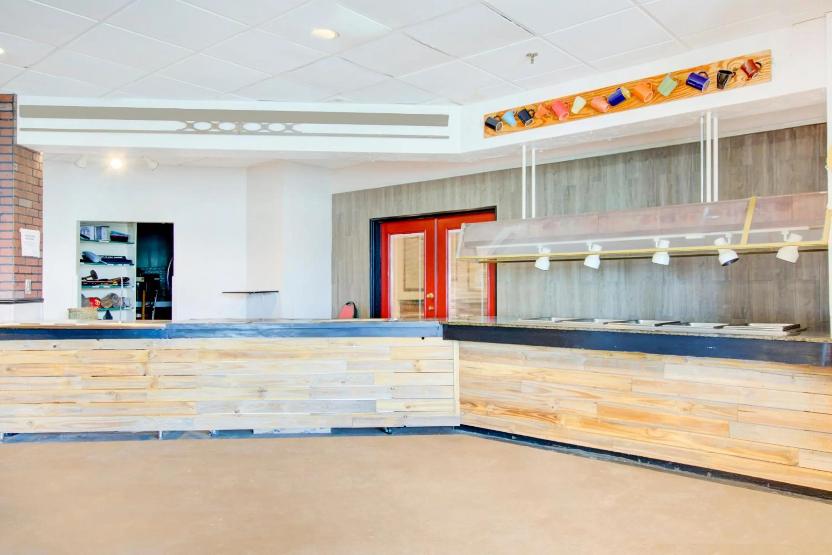 Kitchen or kitchenette in OYO Hotel Dundee By Crystal Lake