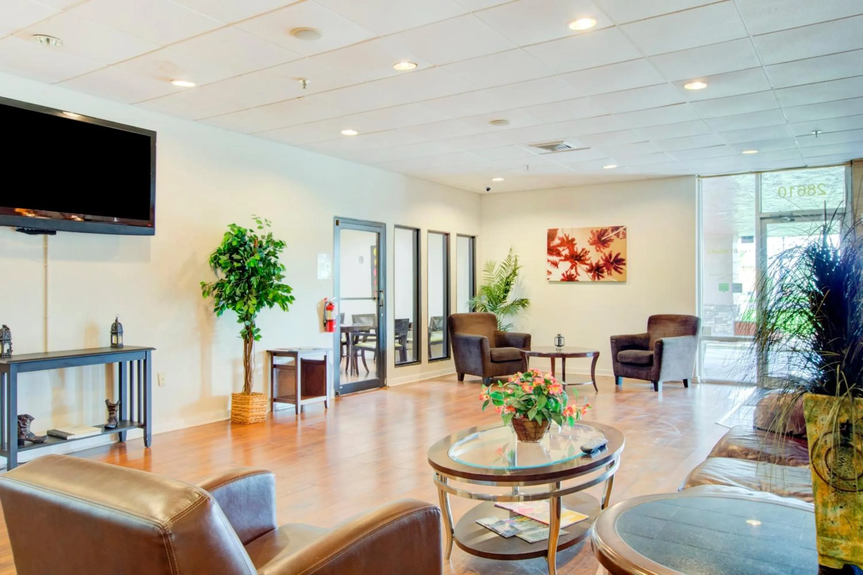 Lobby or reception in OYO Hotel Dundee By Crystal Lake