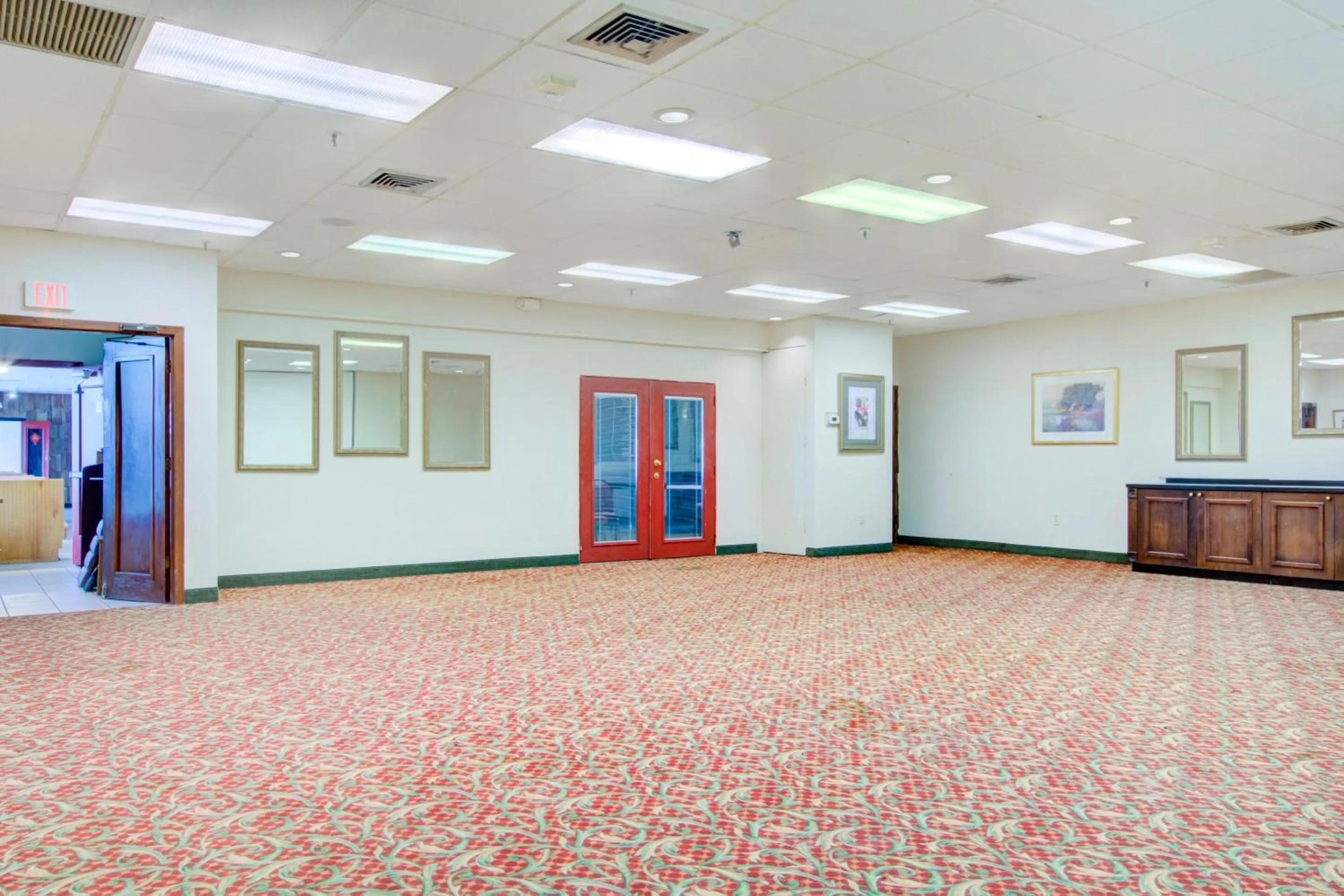 Business facilities in OYO Hotel Dundee By Crystal Lake