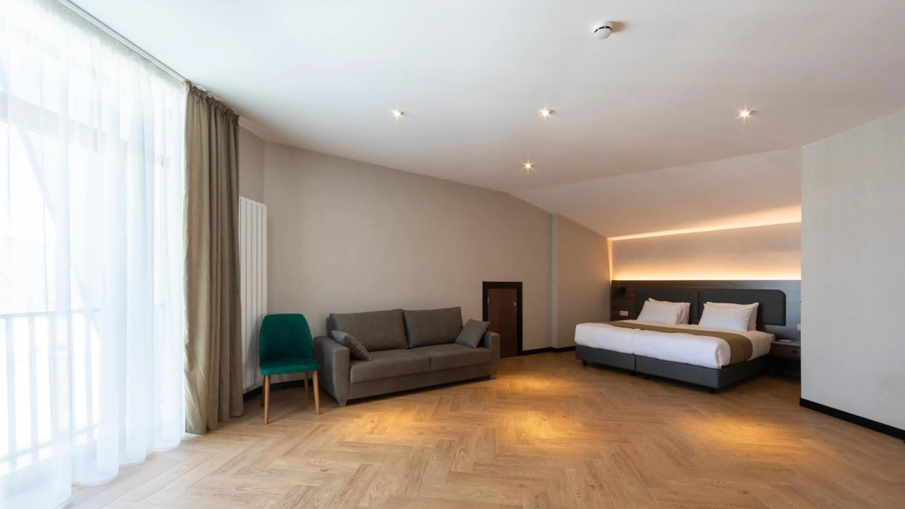 Living room, Bed in KOMOREBI BAKURIANI RESORT