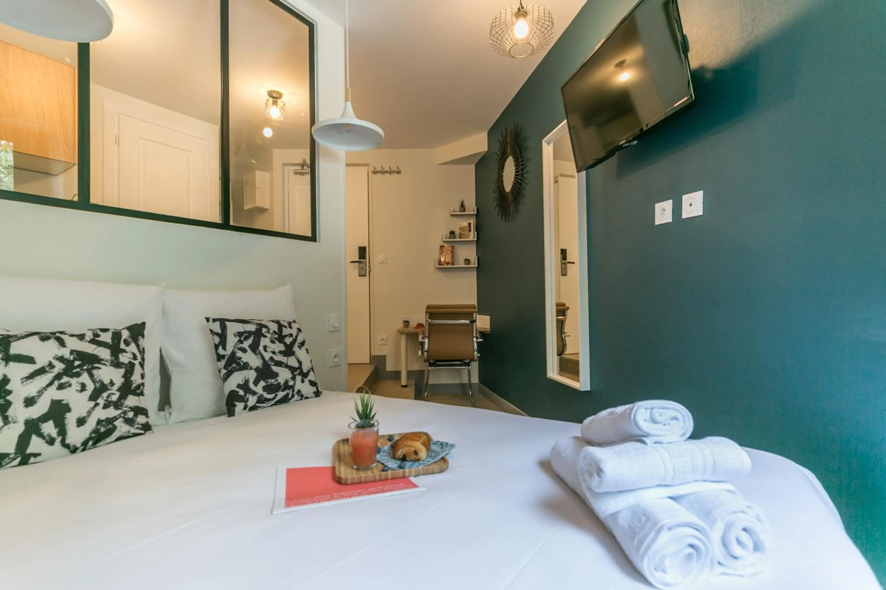 Bedroom, Bed in WS Tour Eiffel - Nicolo