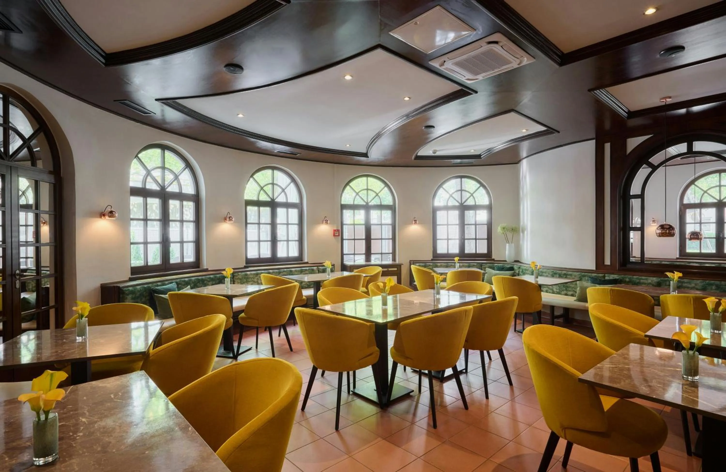 Breakfast in Leonardo Hotel & Residenz München