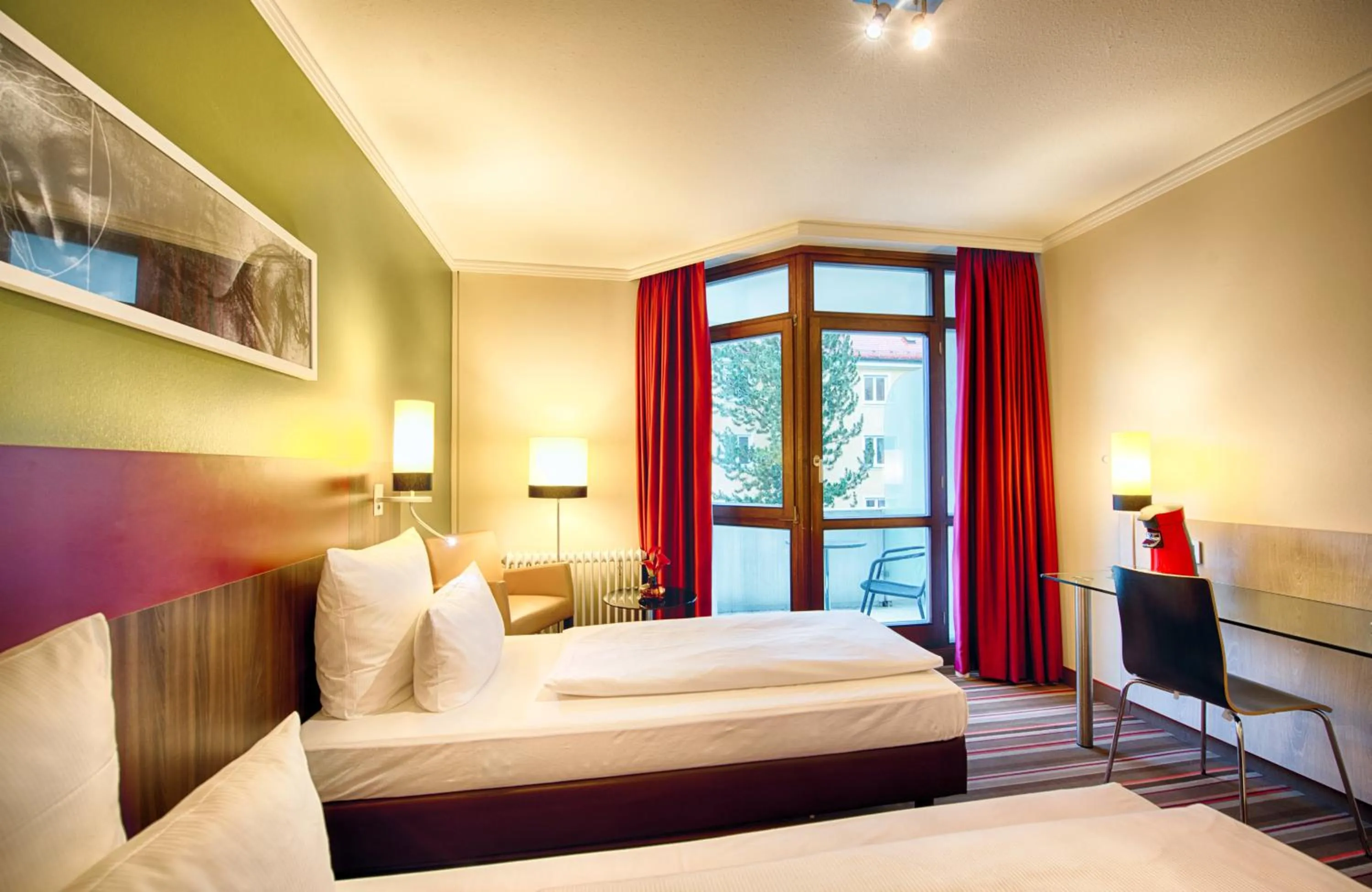 Bedroom, Bed in Leonardo Hotel & Residenz München