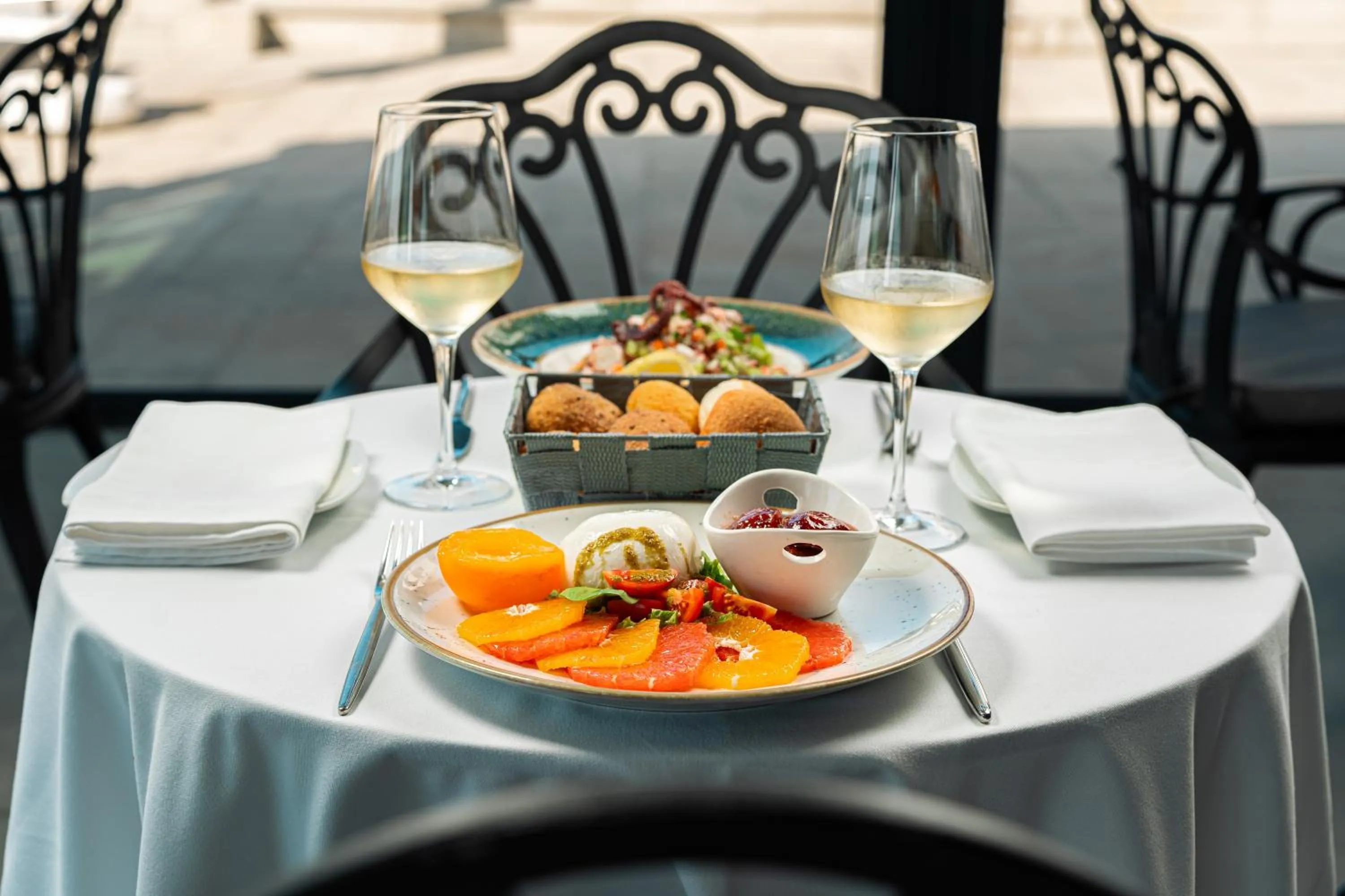 Restaurant/places to eat in Vivid Blue Serenity Resort