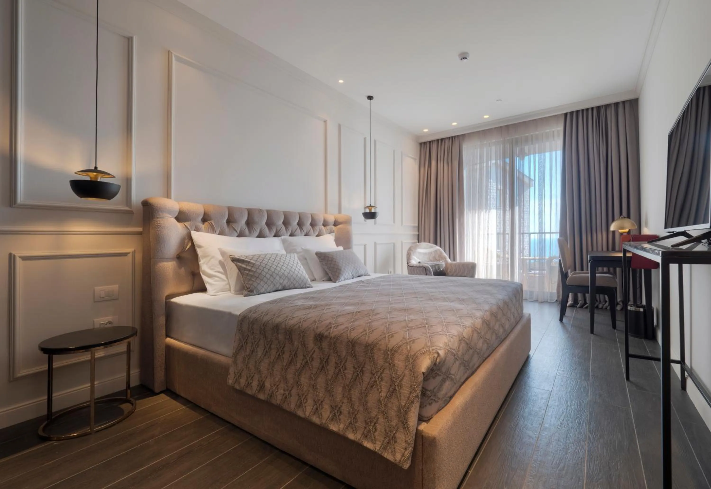 Bedroom, Bed in Vivid Blue Serenity Resort