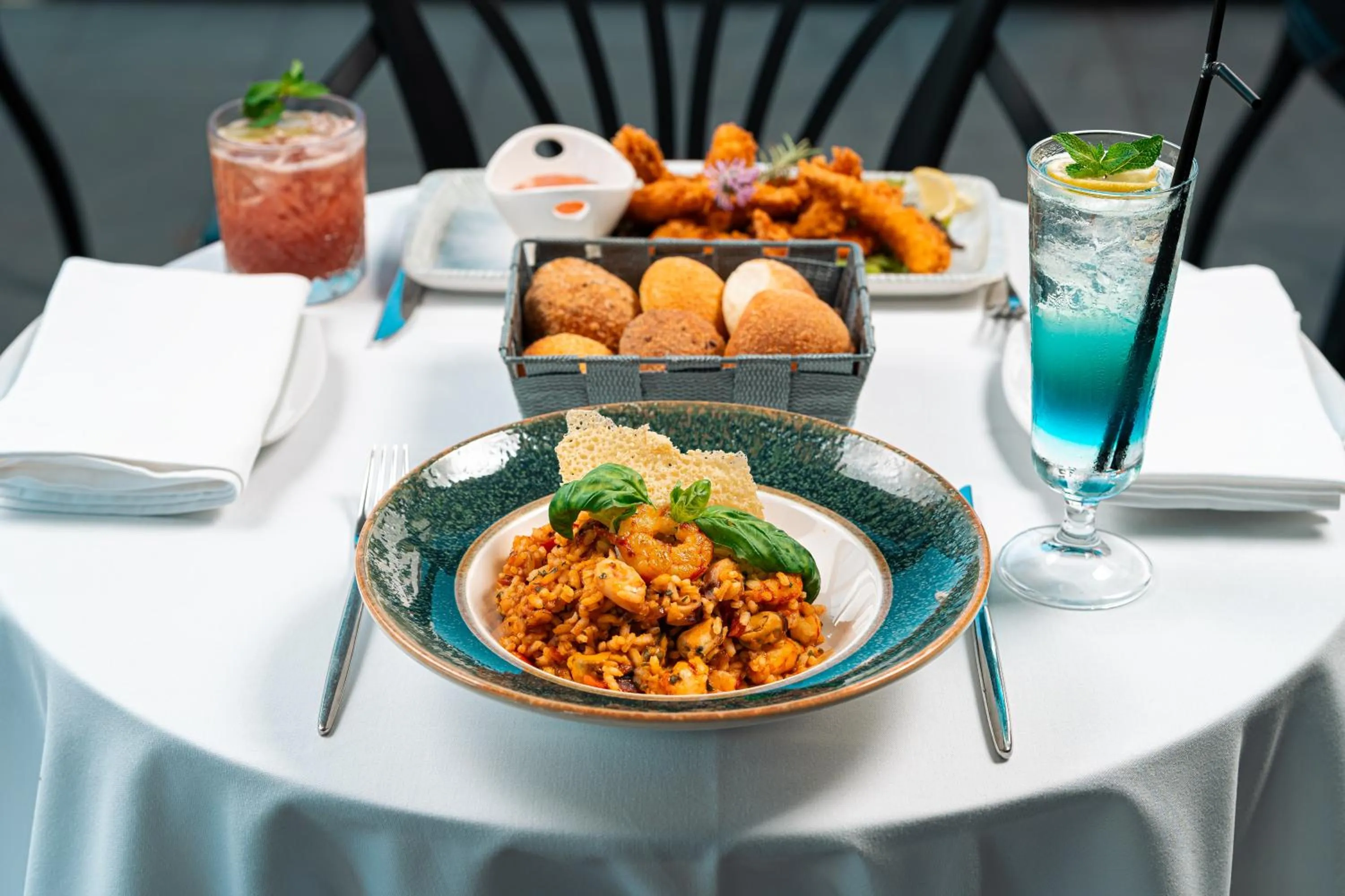 Restaurant/places to eat in Vivid Blue Serenity Resort