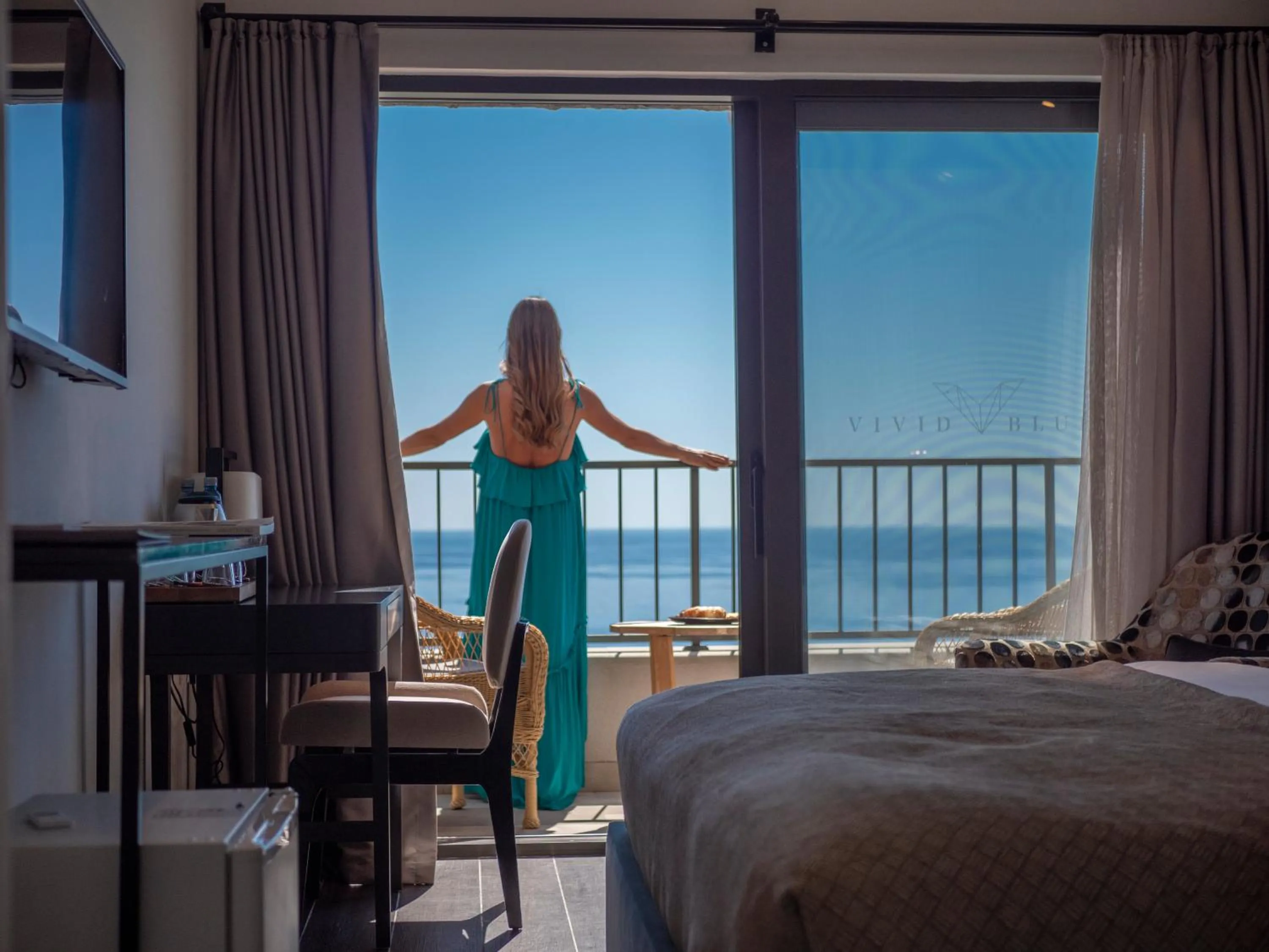 Sea view, Bed in Vivid Blue Serenity Resort