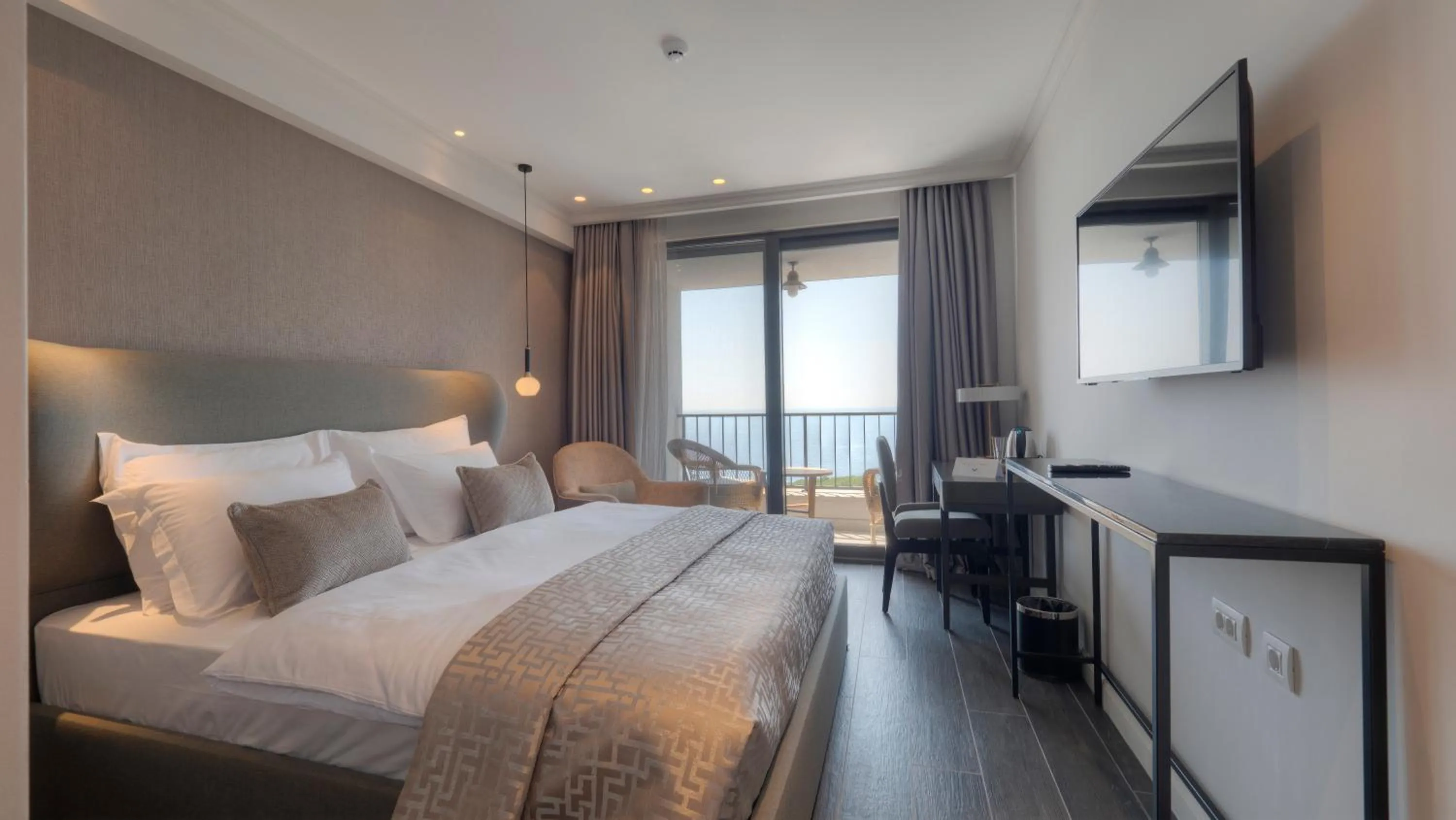 Bedroom, Bed in Vivid Blue Serenity Resort