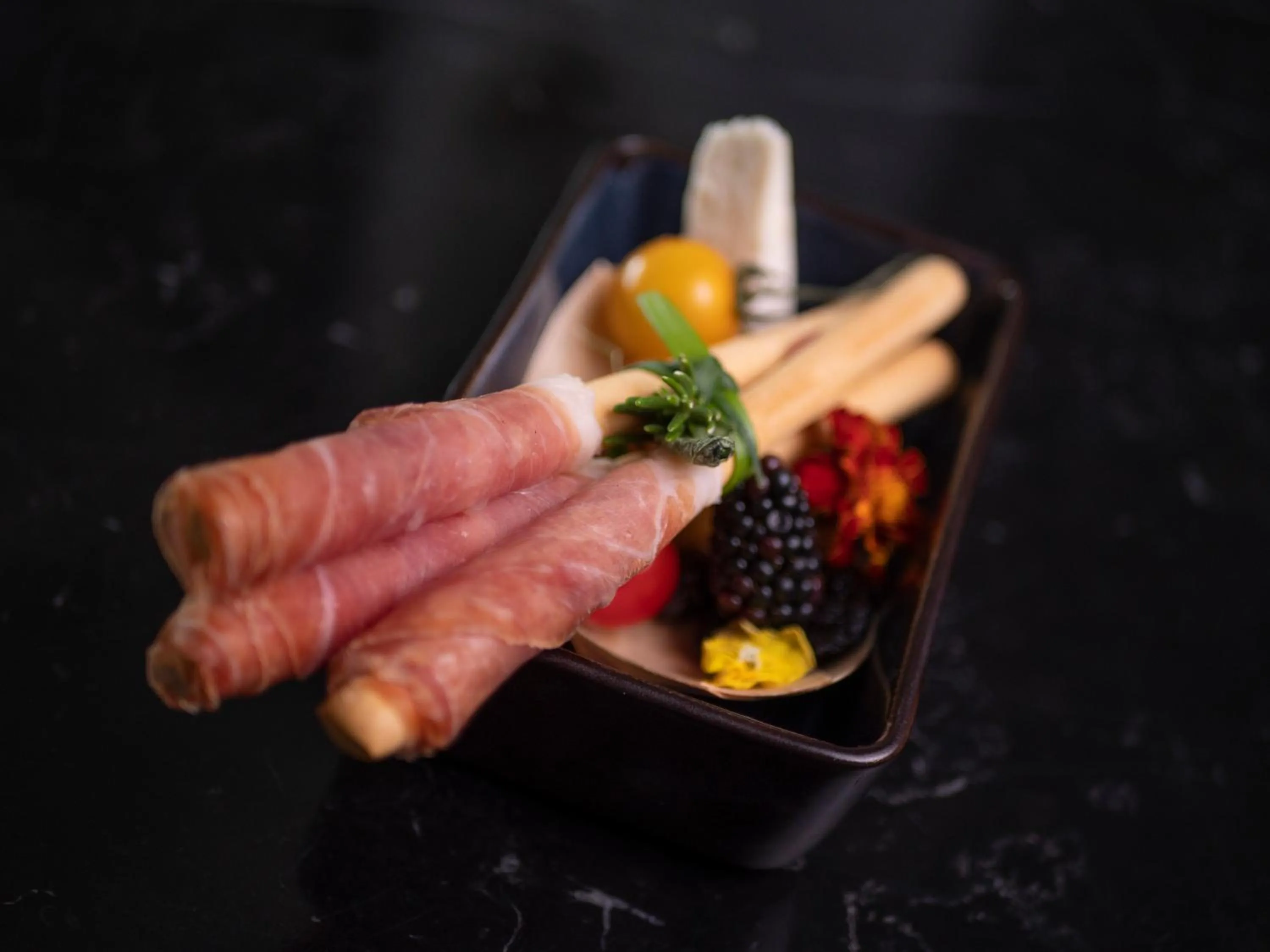 Restaurant/places to eat in Vivid Blue Serenity Resort