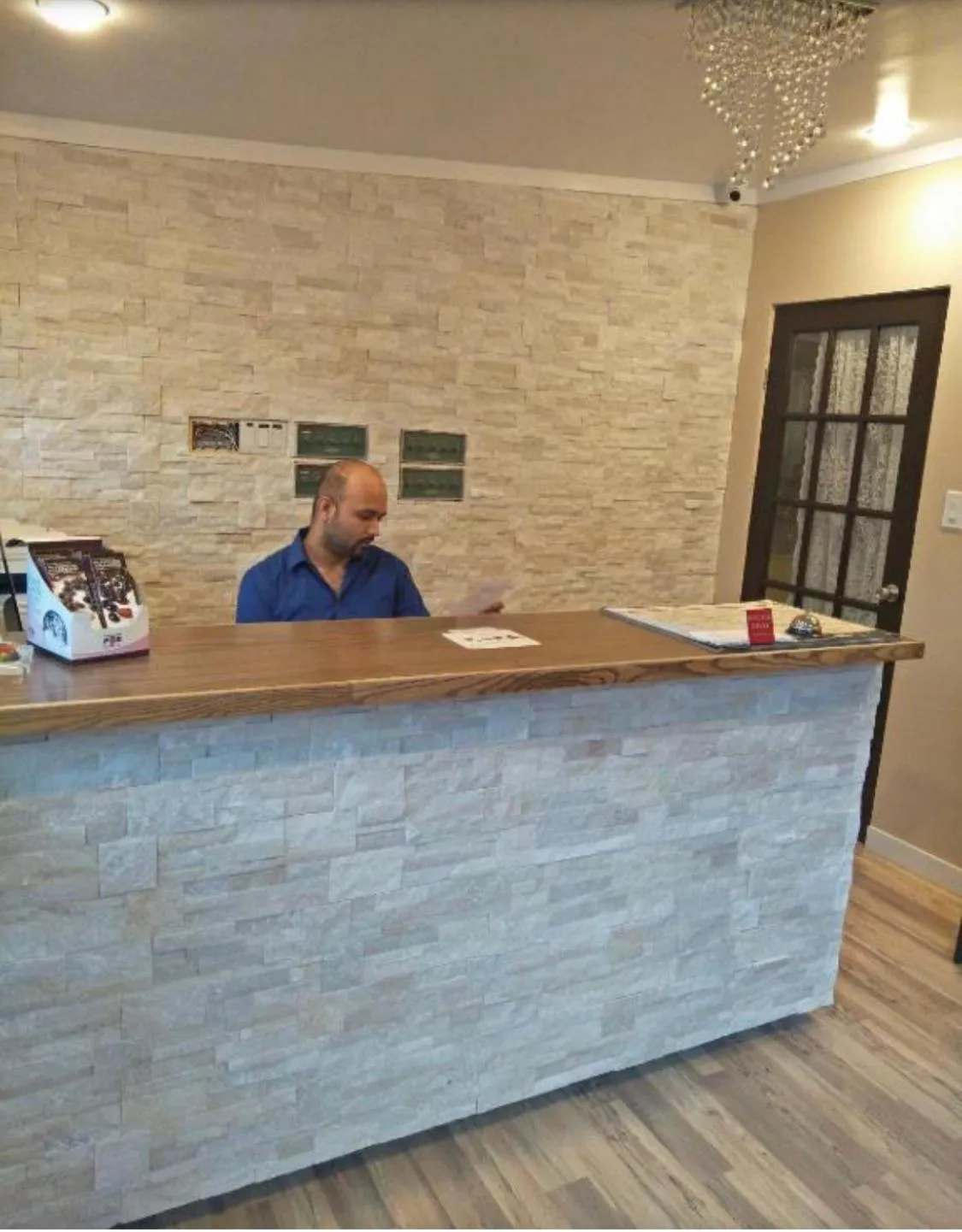 Lobby or reception in Sundowner Motel