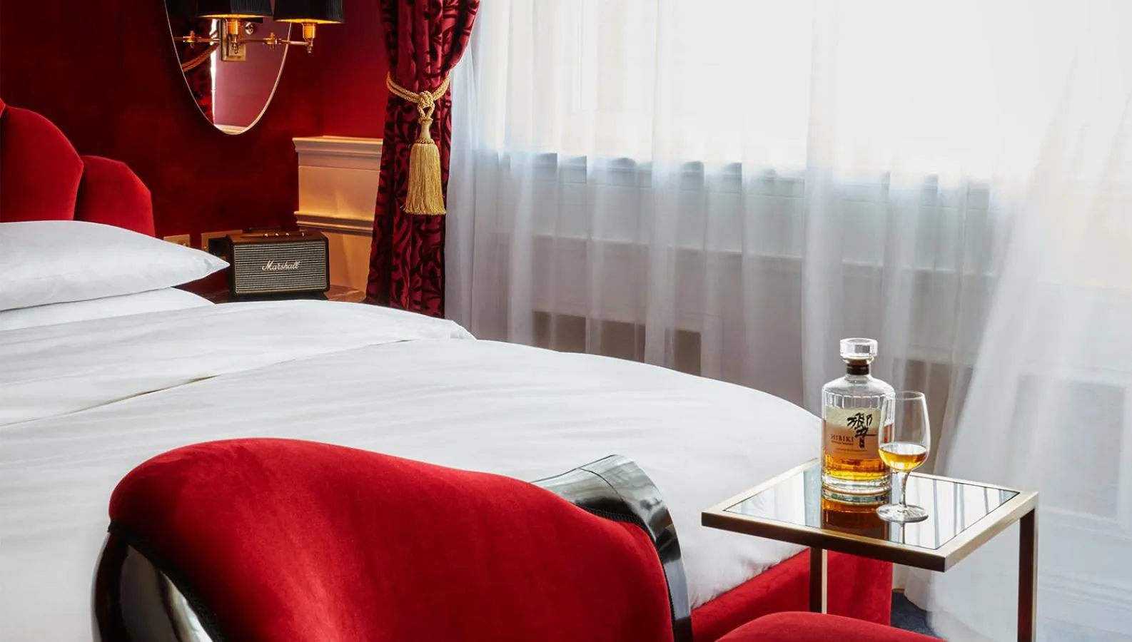 Photo of the whole room, Bed in Provocateur Berlin, part of Sircle Collection