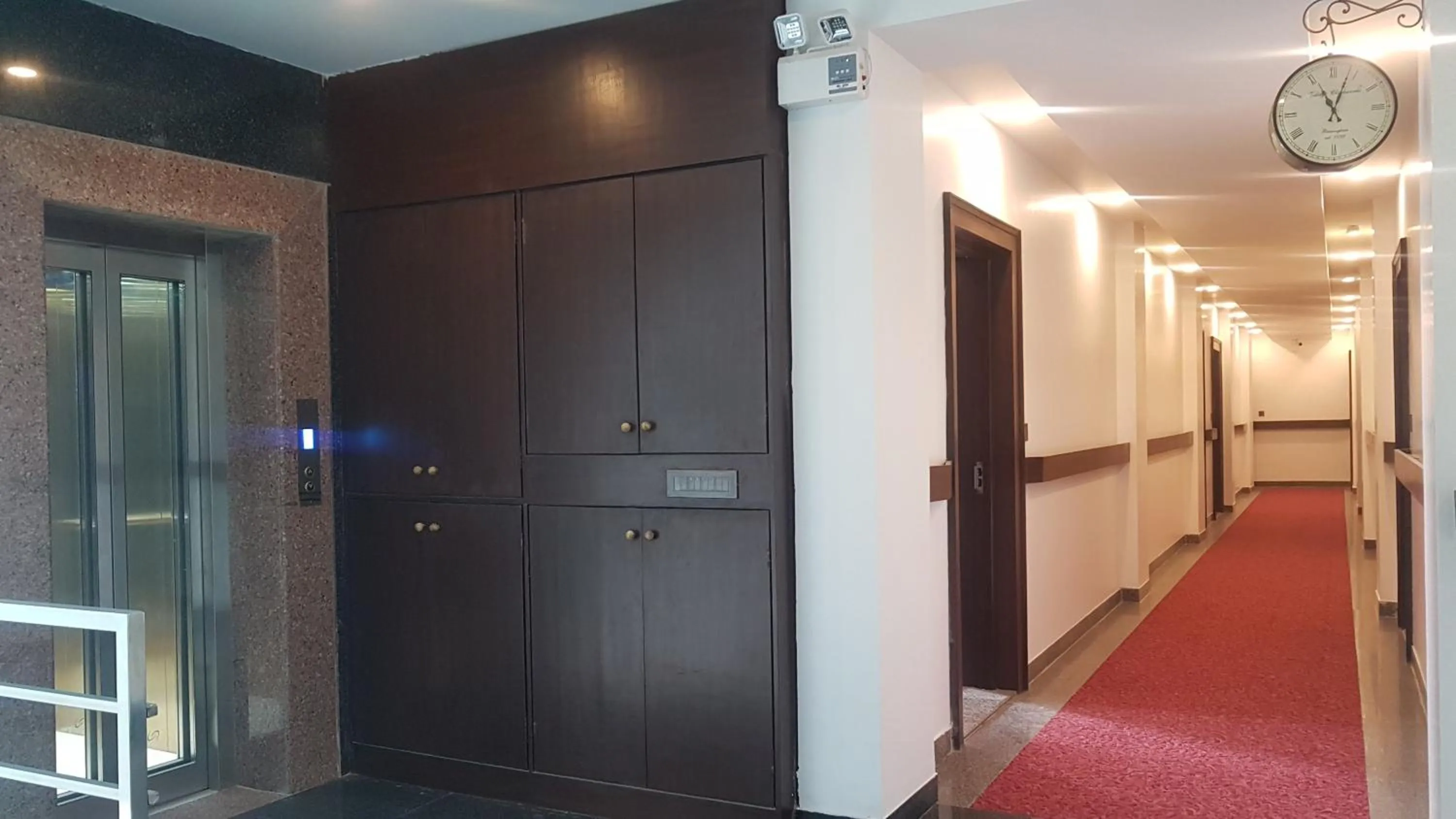 elevator in Mourya Hotel