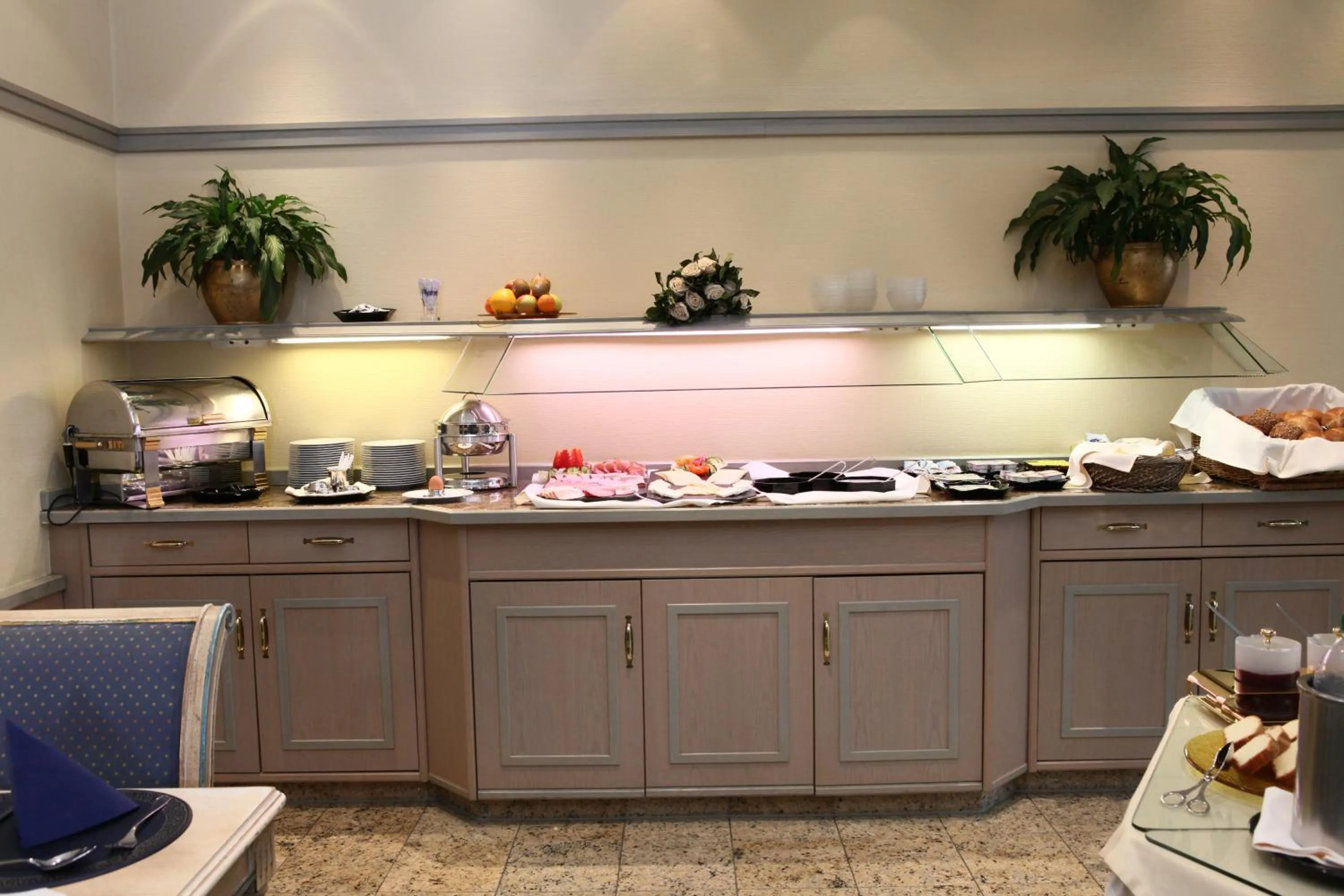 Restaurant/places to eat in Hotel Ambiente Garni