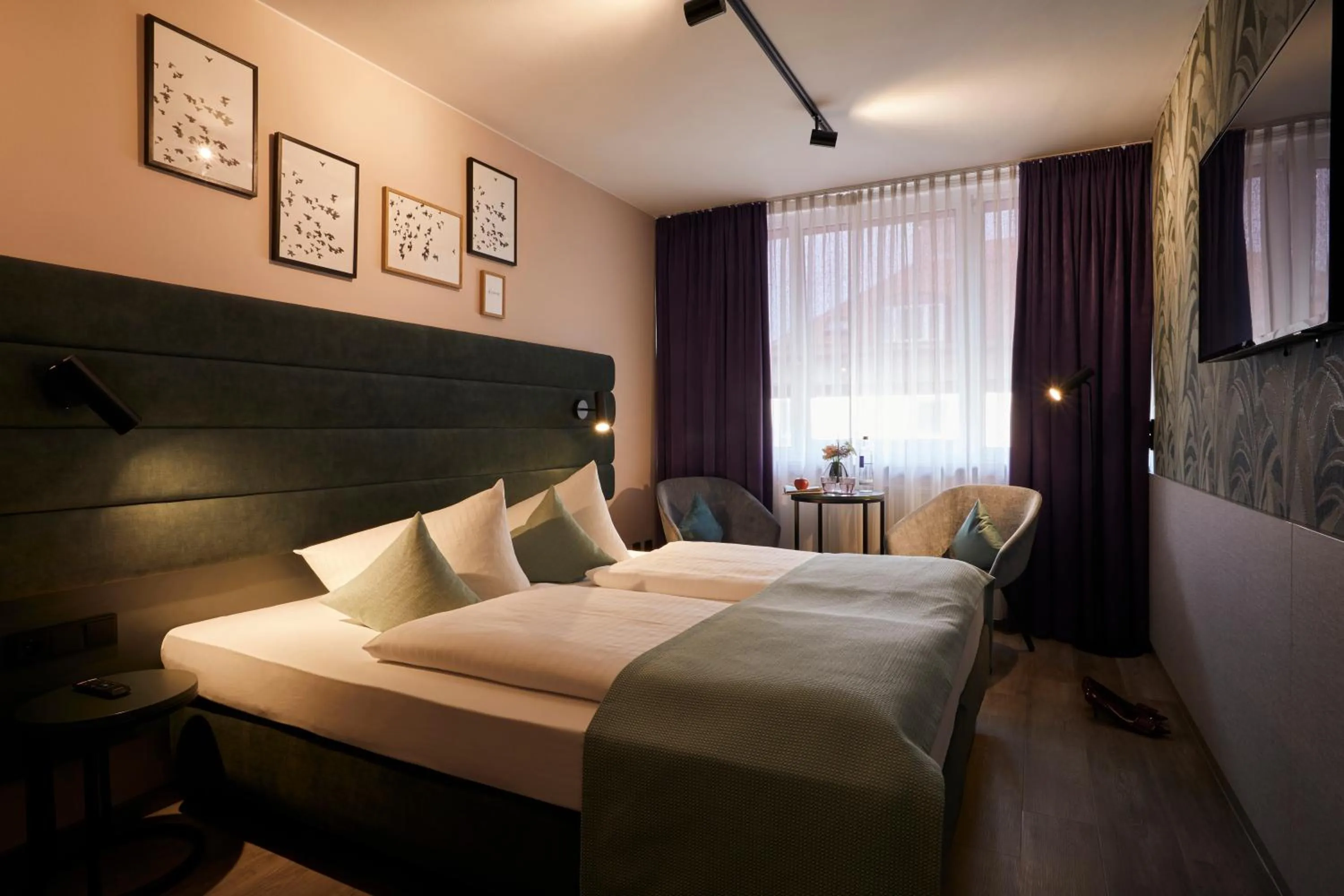 Bedroom, Bed in Hotel Mirabell by Maier Privathotels