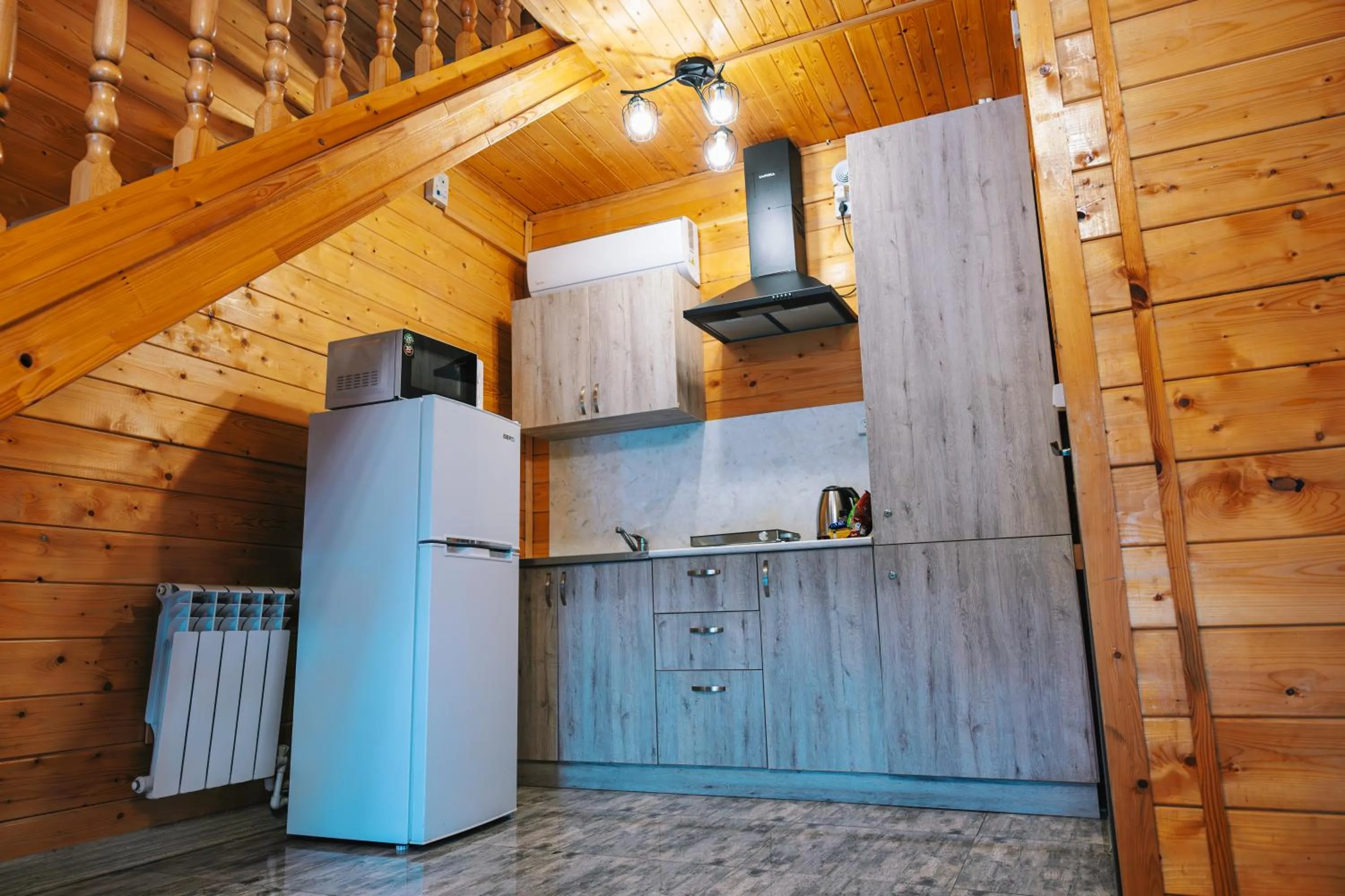 Kitchen or kitchenette in Everest Rest House