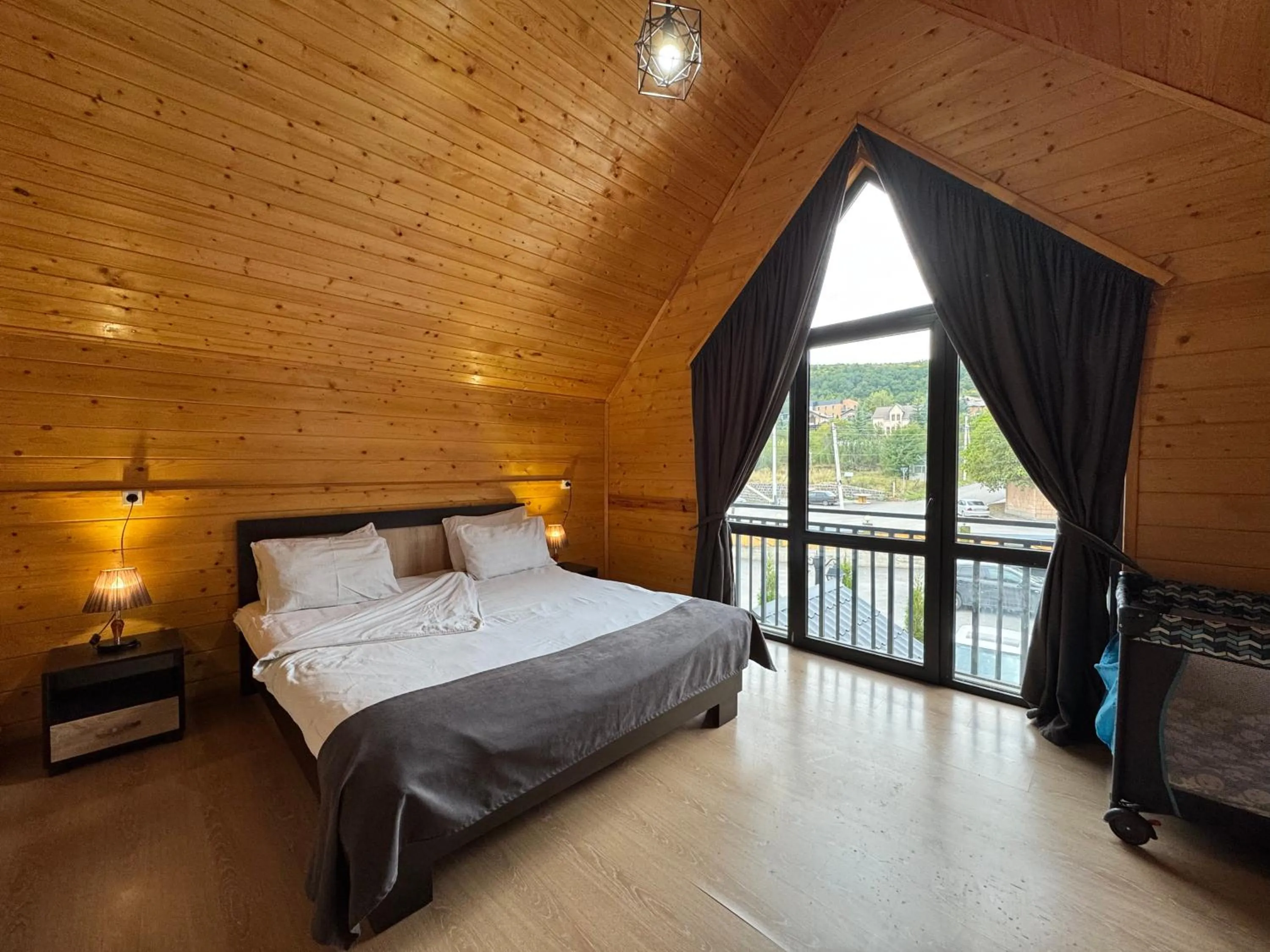 Bedroom, Bed in Everest Rest House