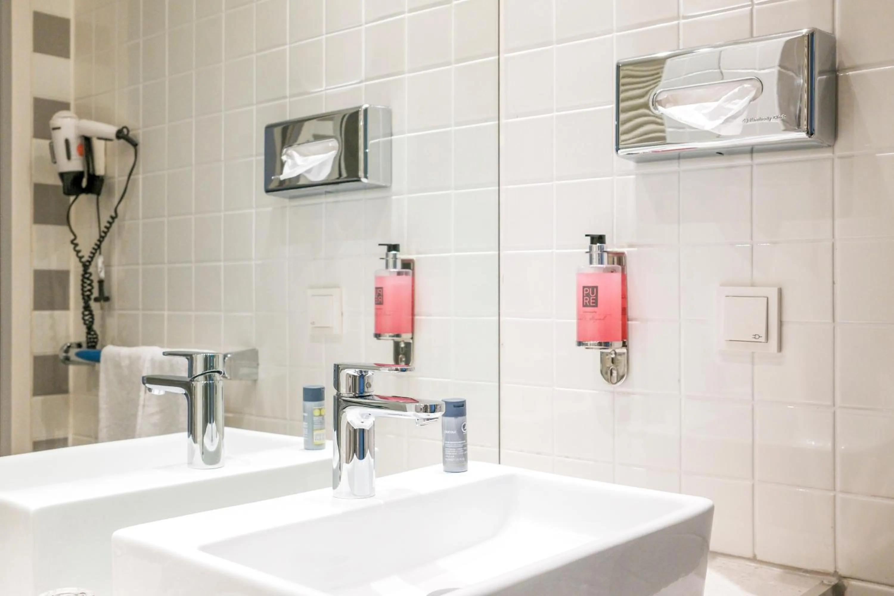Bathroom in Hotel am Borsigturm